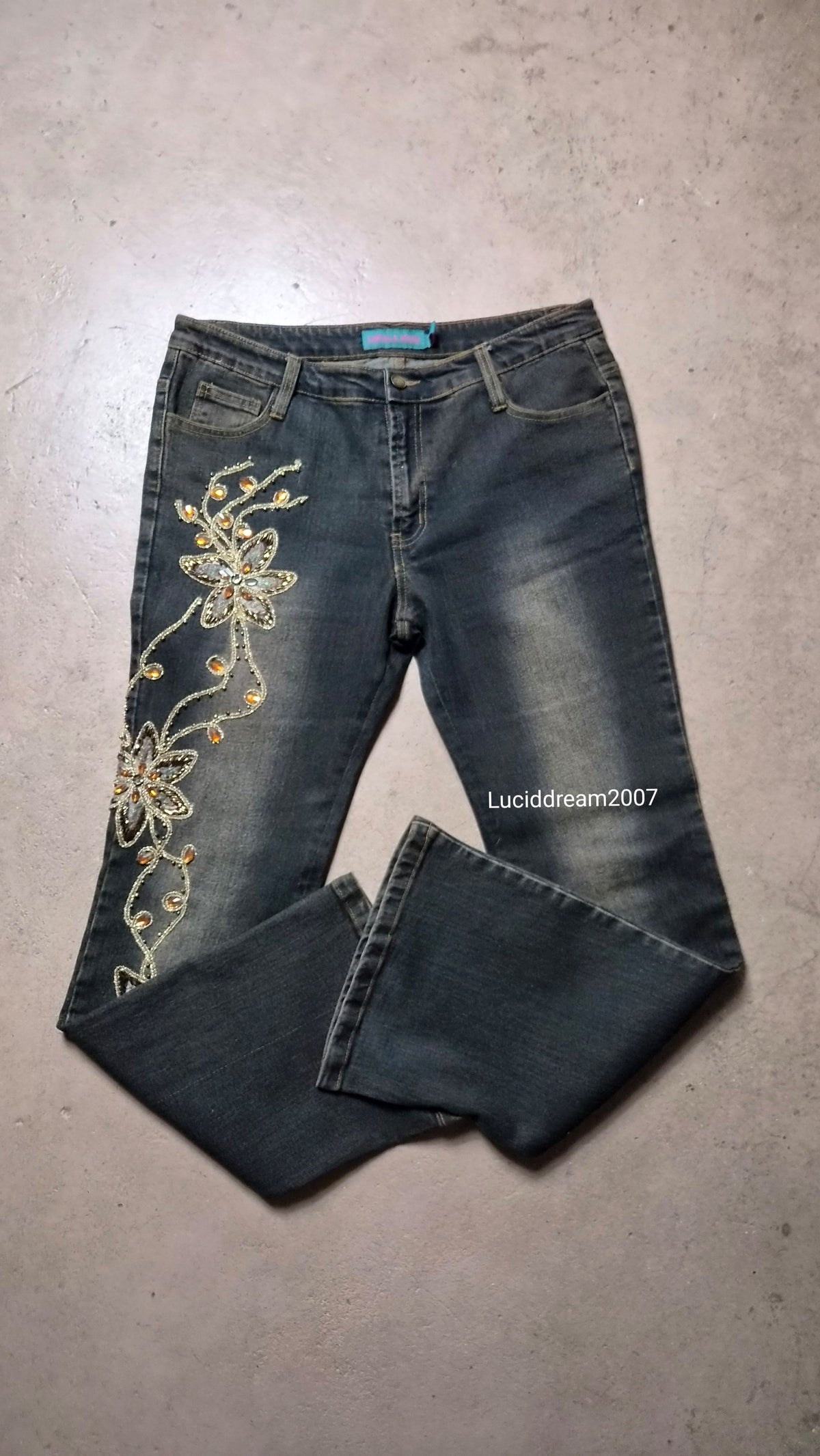 Pantalon en denim brodé