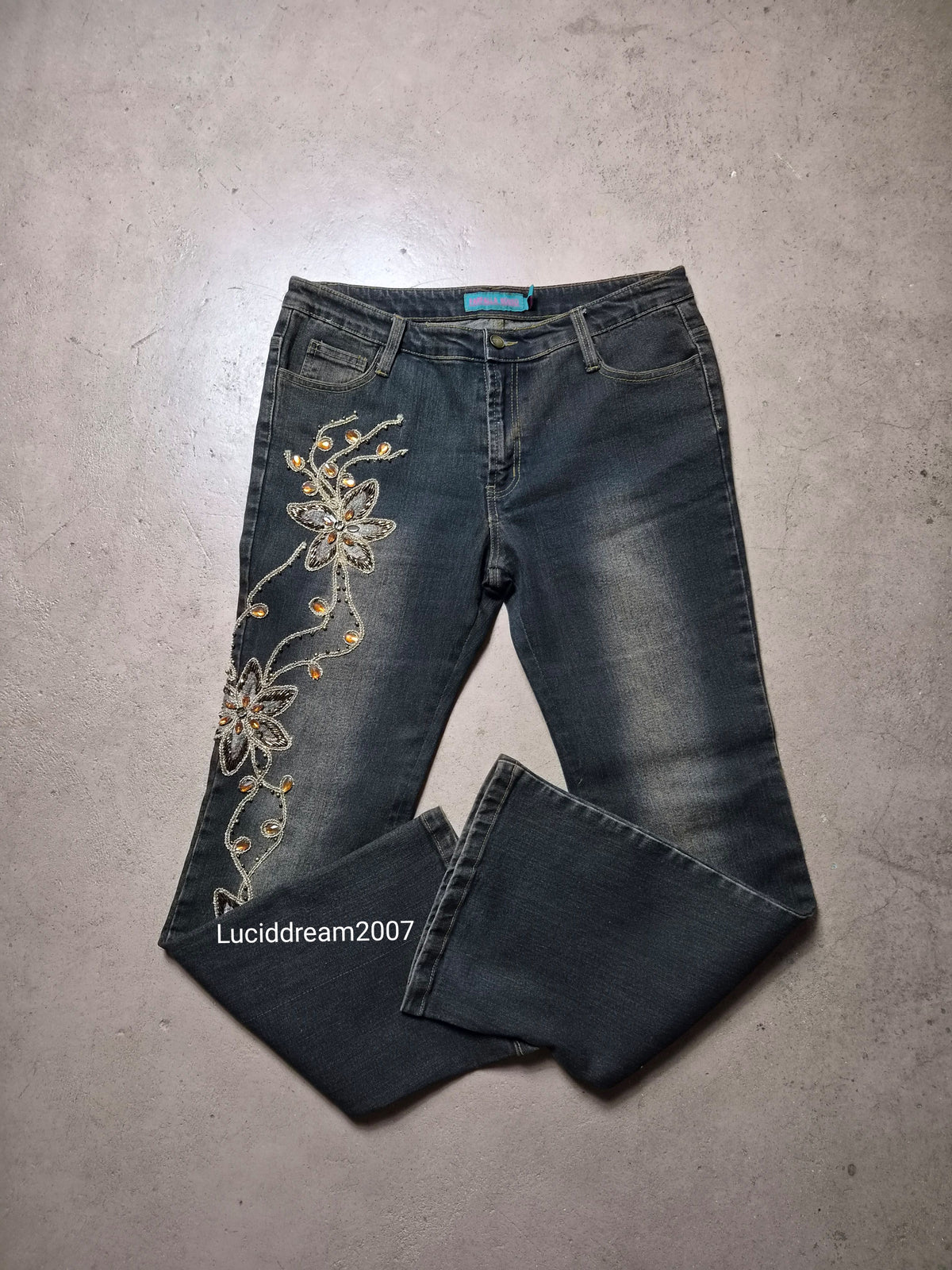 Pantalon en denim brodé