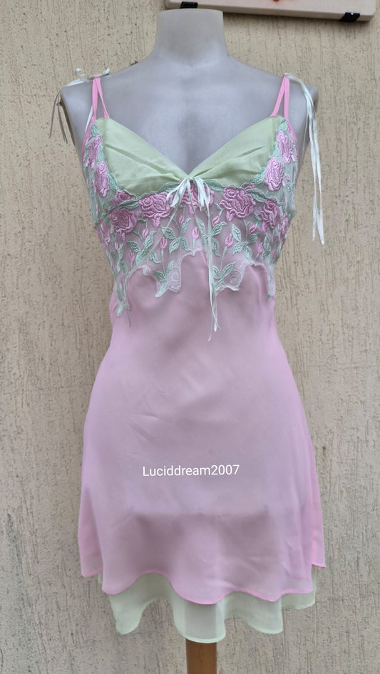 Robe nuisette en voile rose et vert