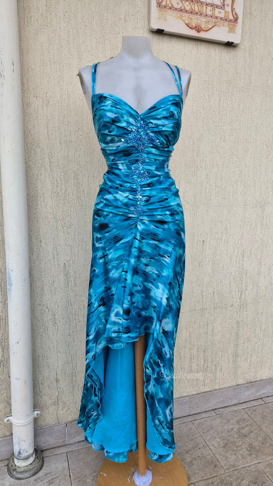 Robe de soirée vintage dos nu mi-longue avec bustier drapé et fines bretelles. Style fairycore/mermaidcore sortie d'une reverie.