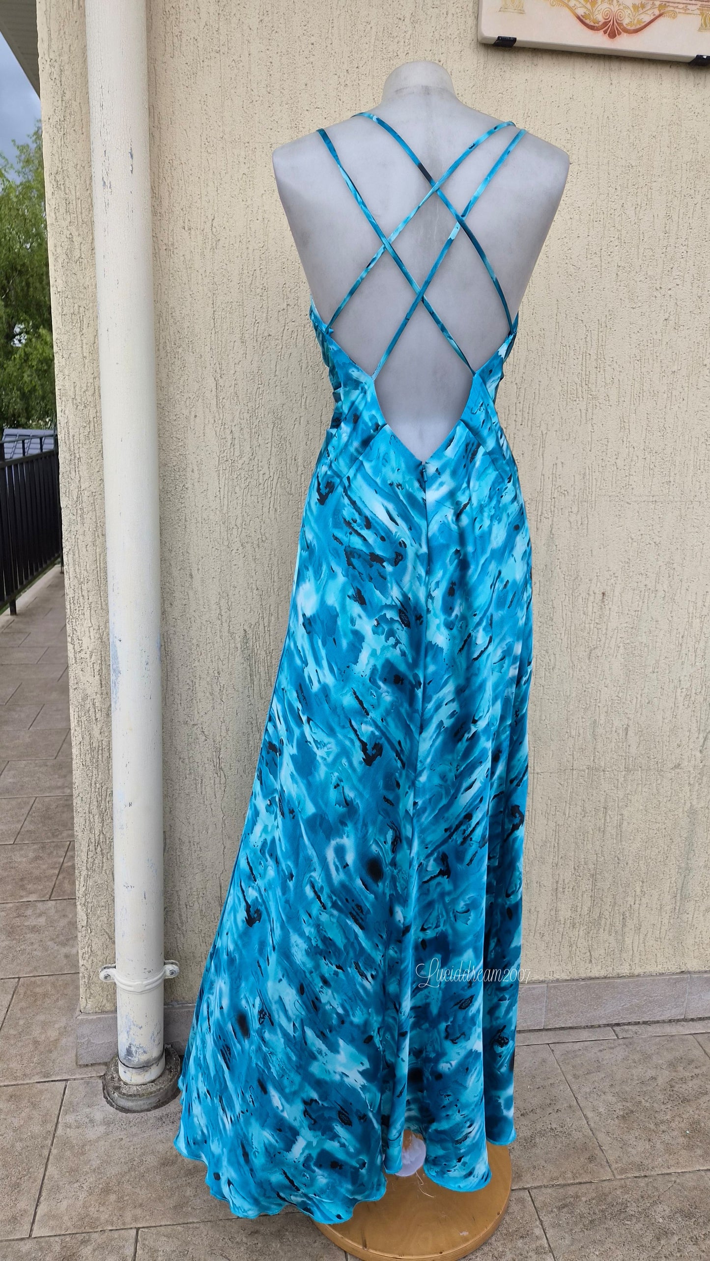 Robe asymétrique bleue Dave & Johnny