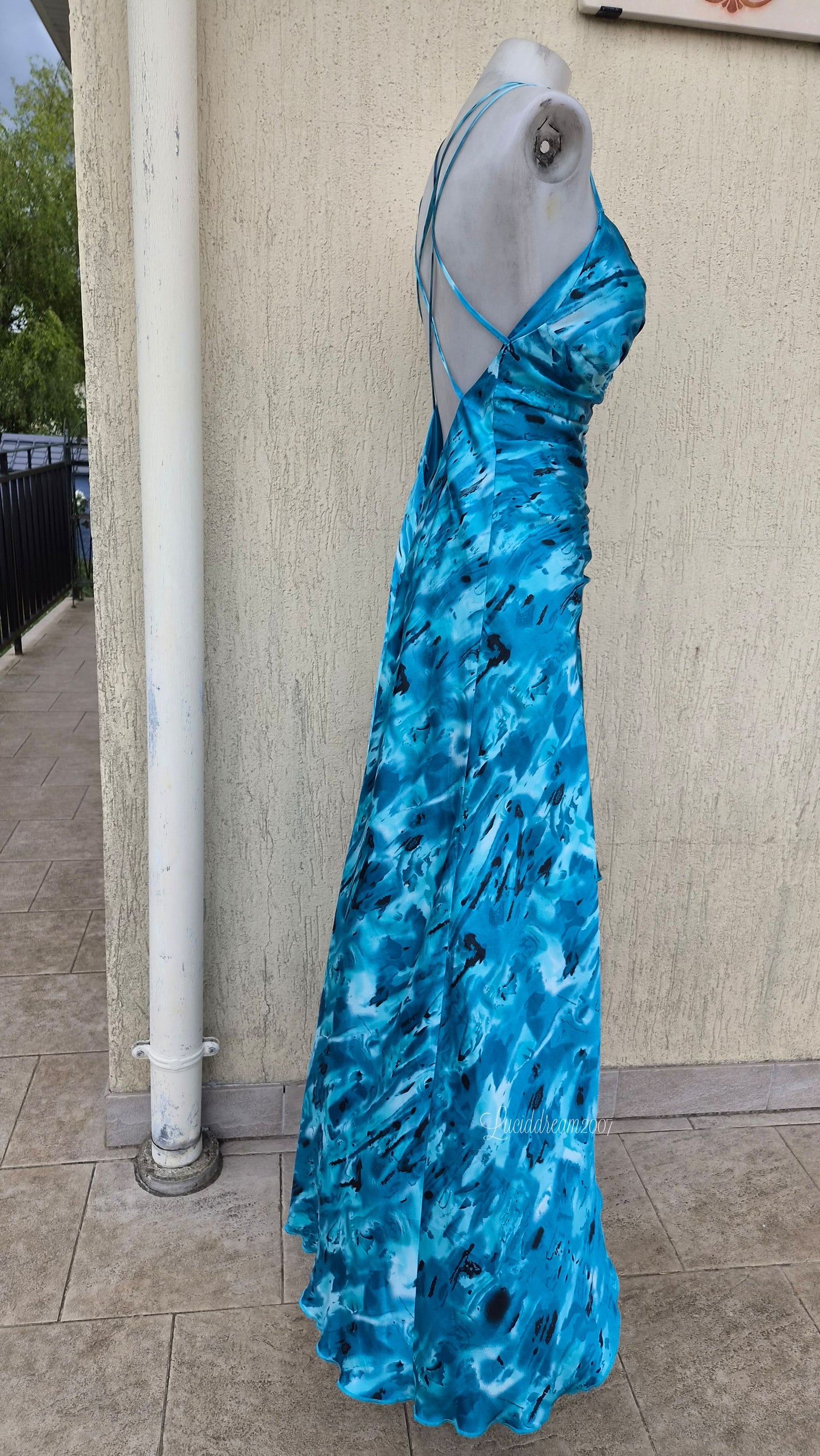 Robe asymétrique bleue Dave & Johnny