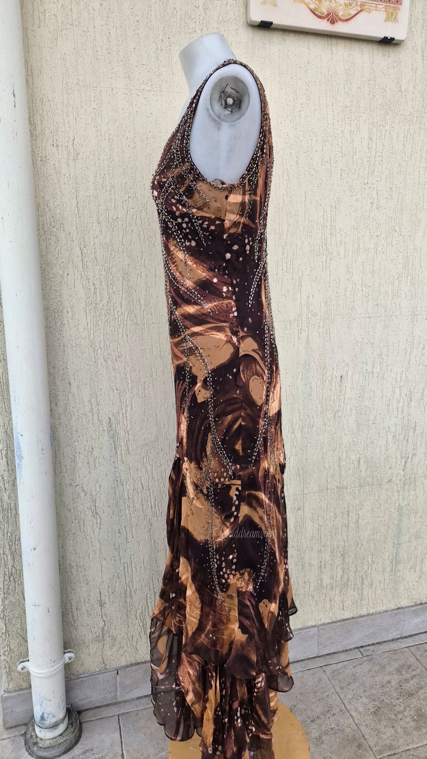 Robe brodée tons marron