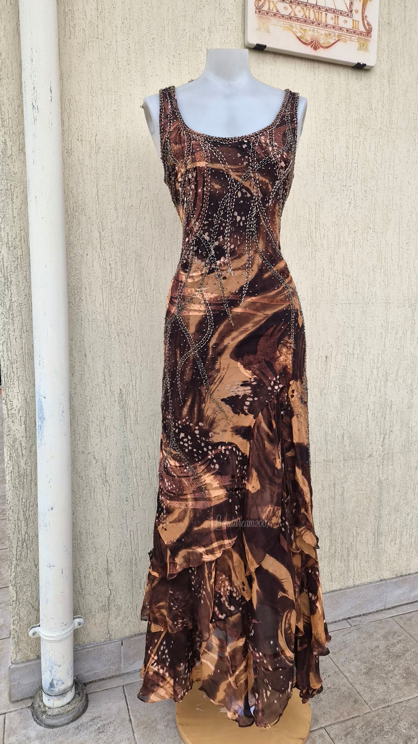 Robe brodée tons marron