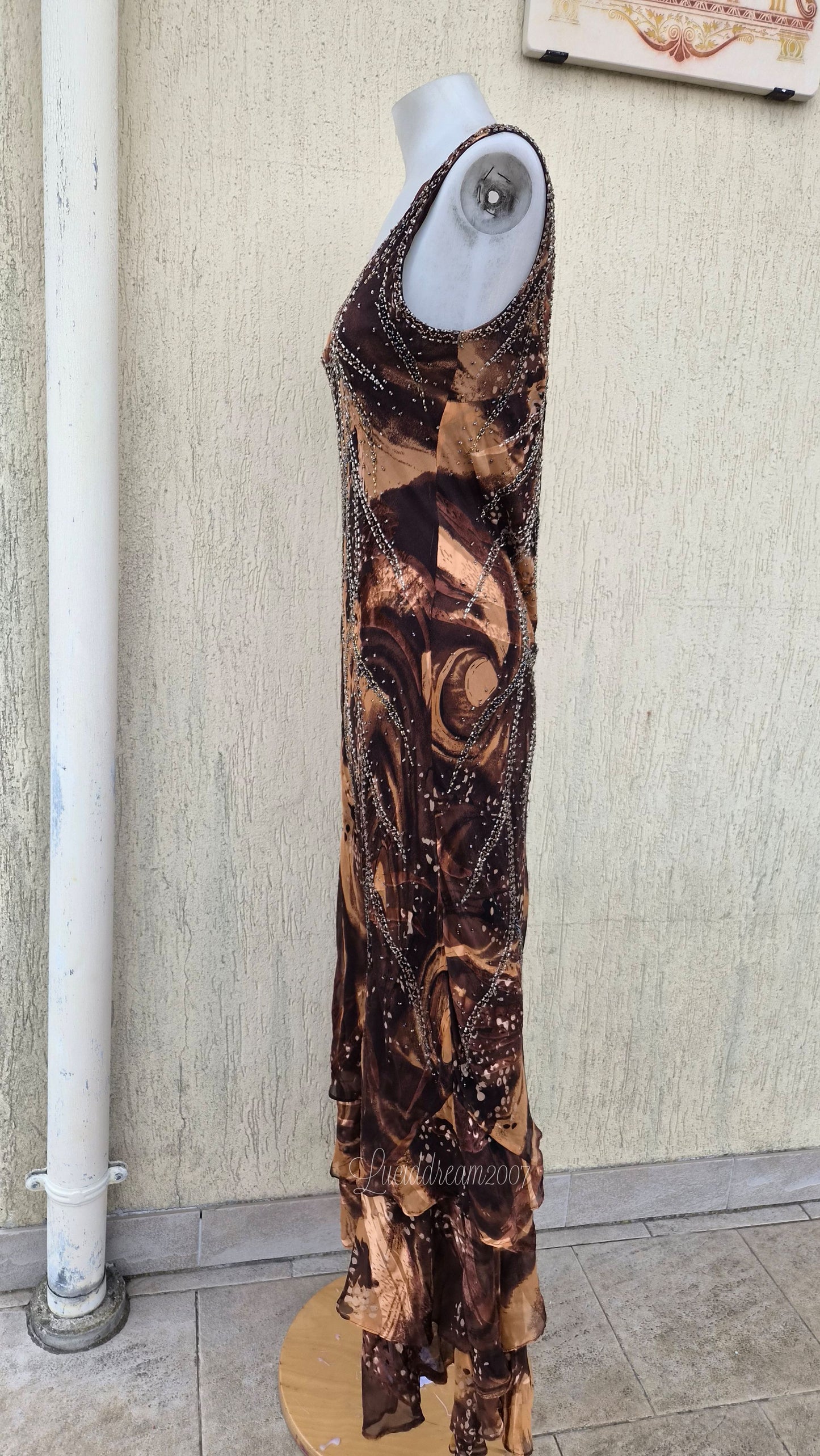 Robe brodée tons marron
