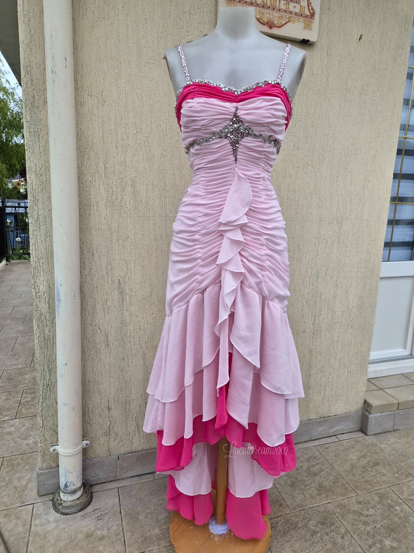 Robe rose deux tons dos lacé