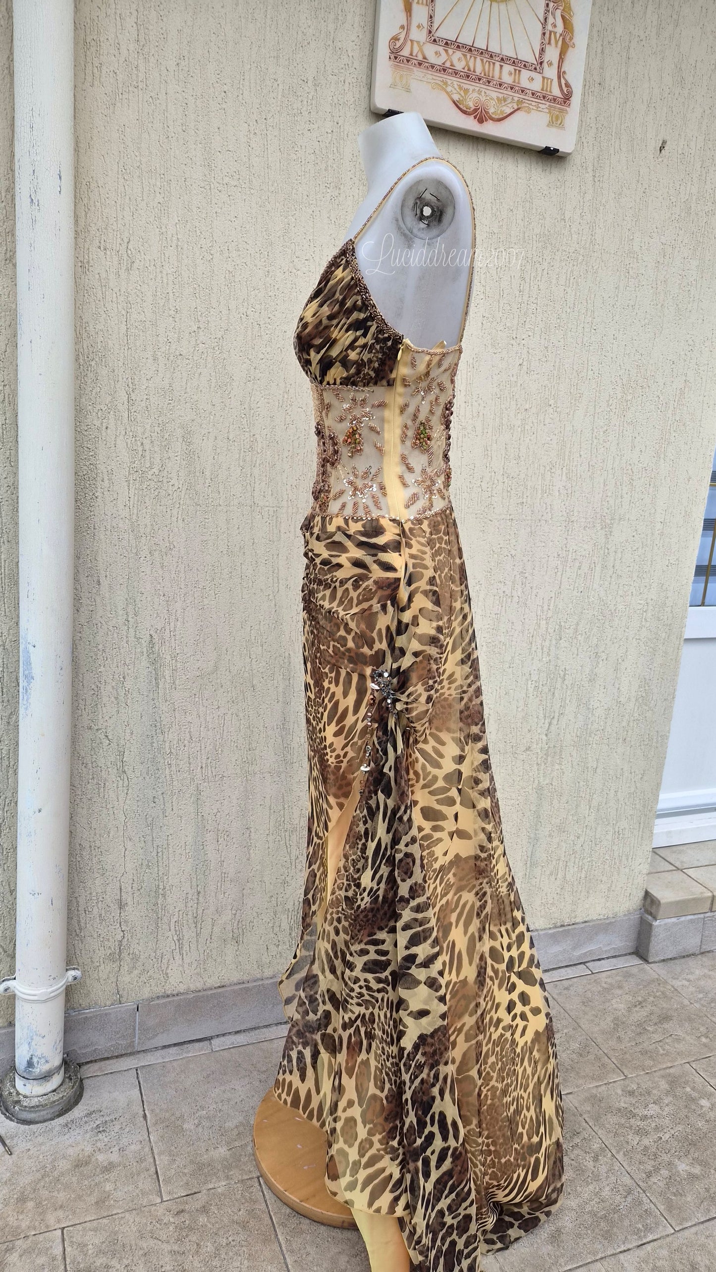 Robe léopard tons dorés
