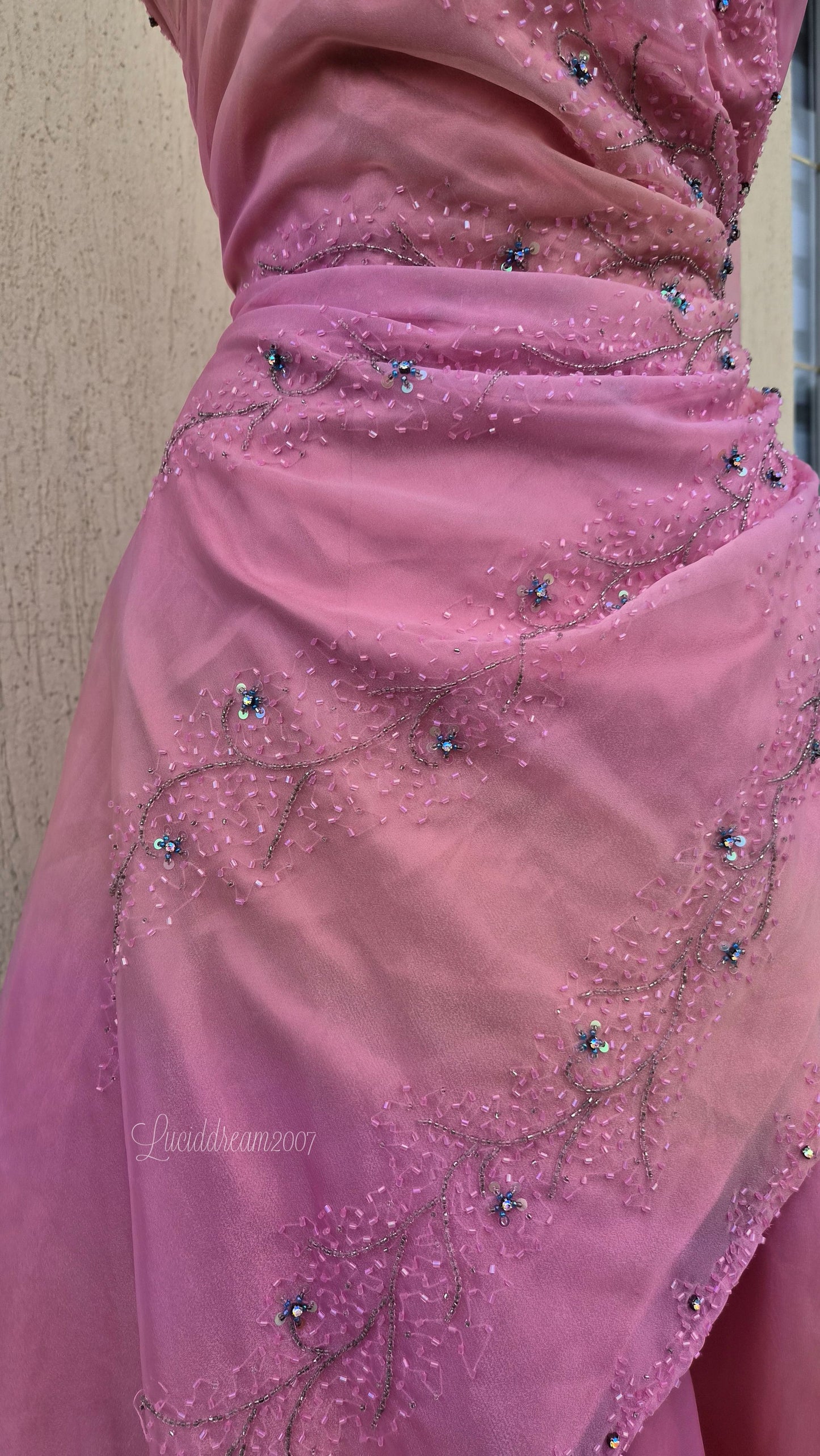 Robe bustier rose brodée