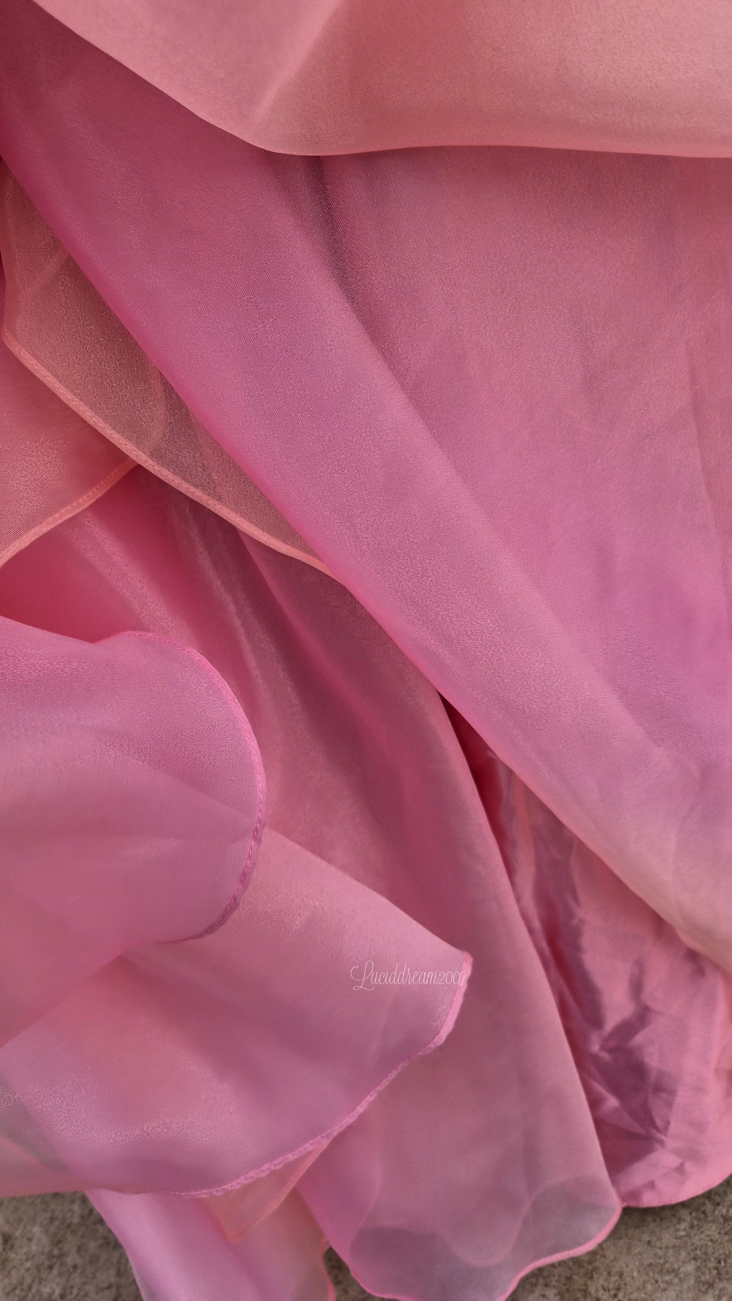 Robe bustier rose brodée