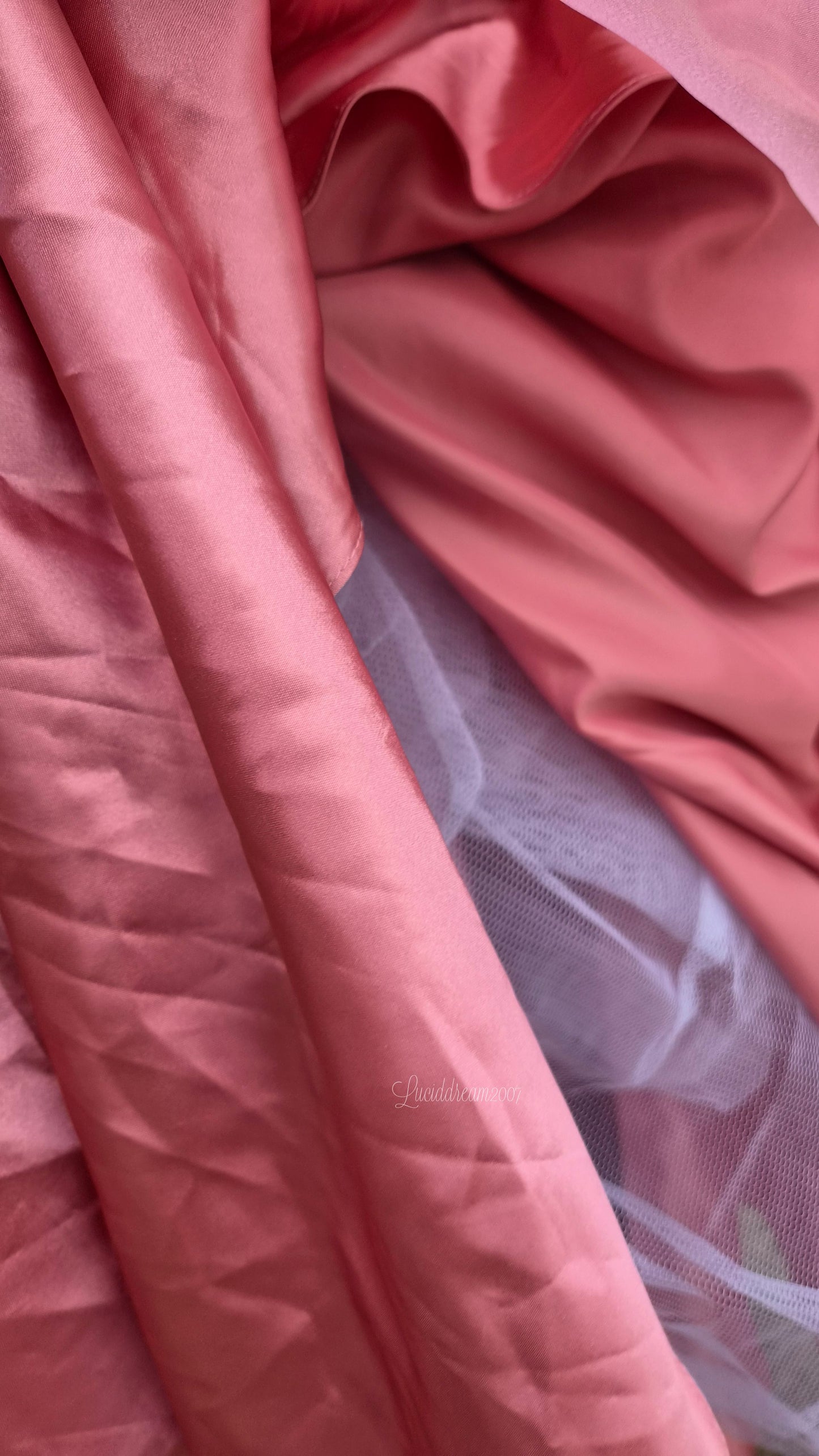 Robe bustier rose brodée