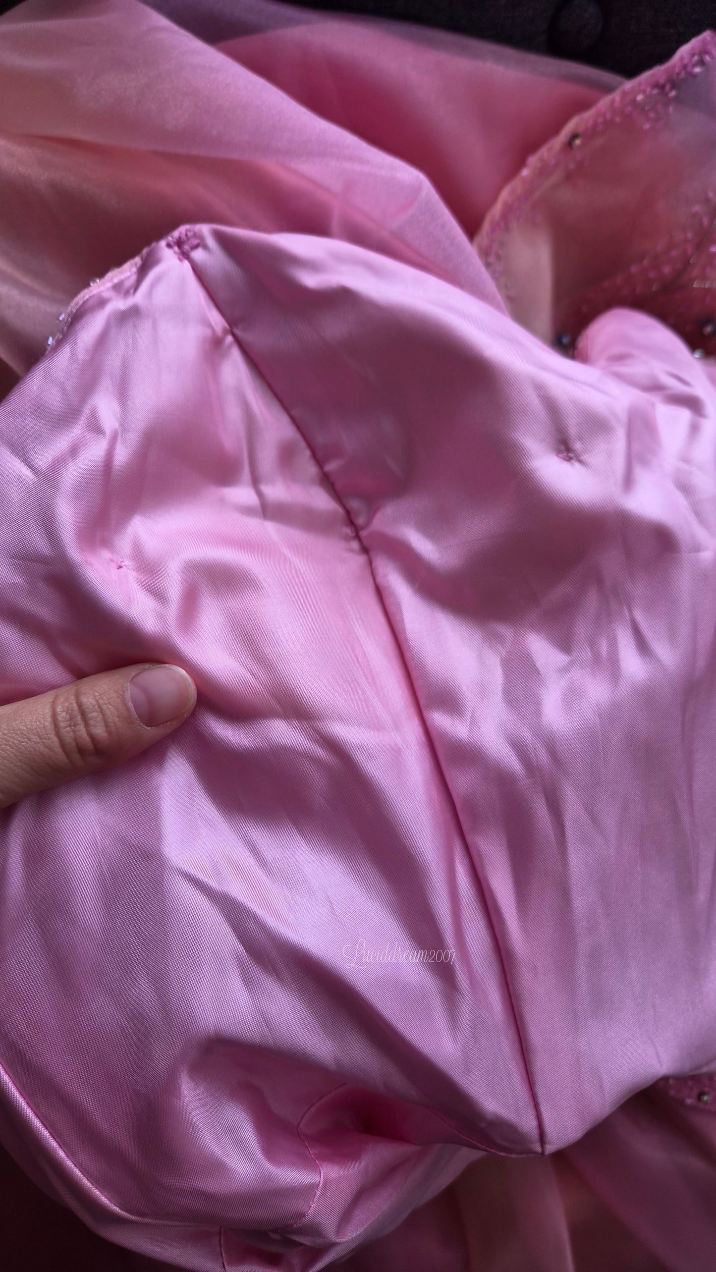Robe bustier rose brodée