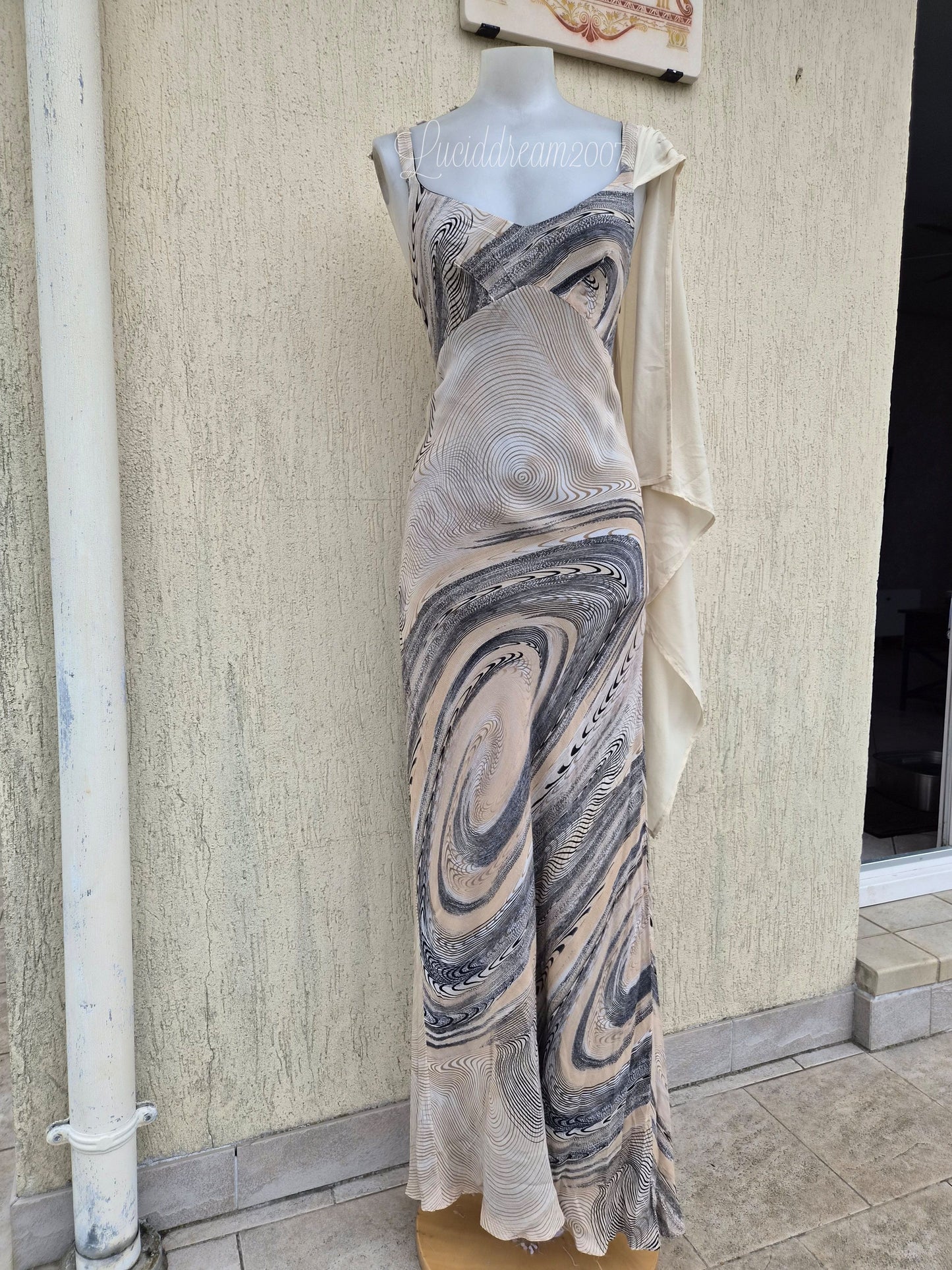 Robe en voile beige