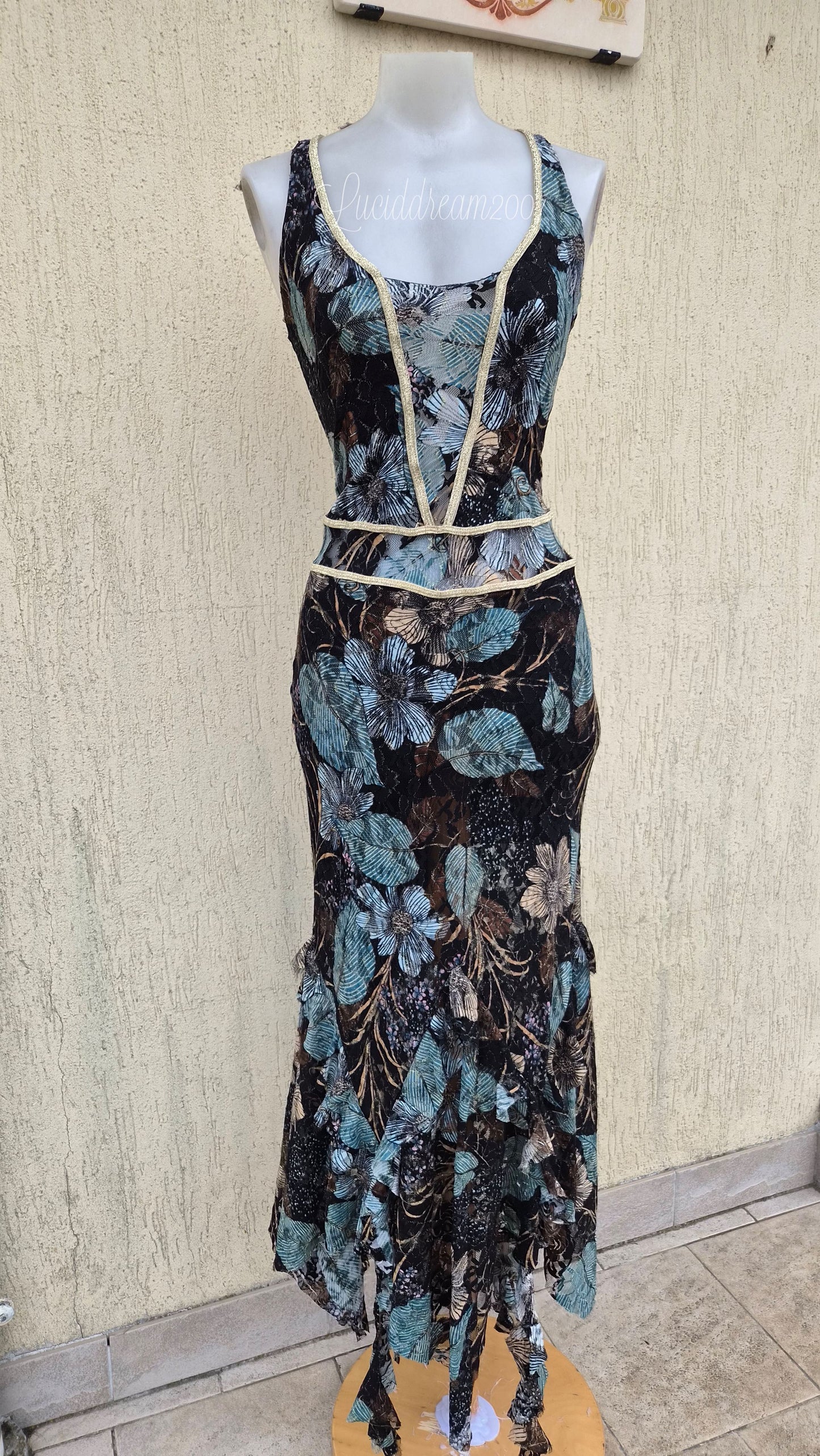Robe en dentelle dos lacé