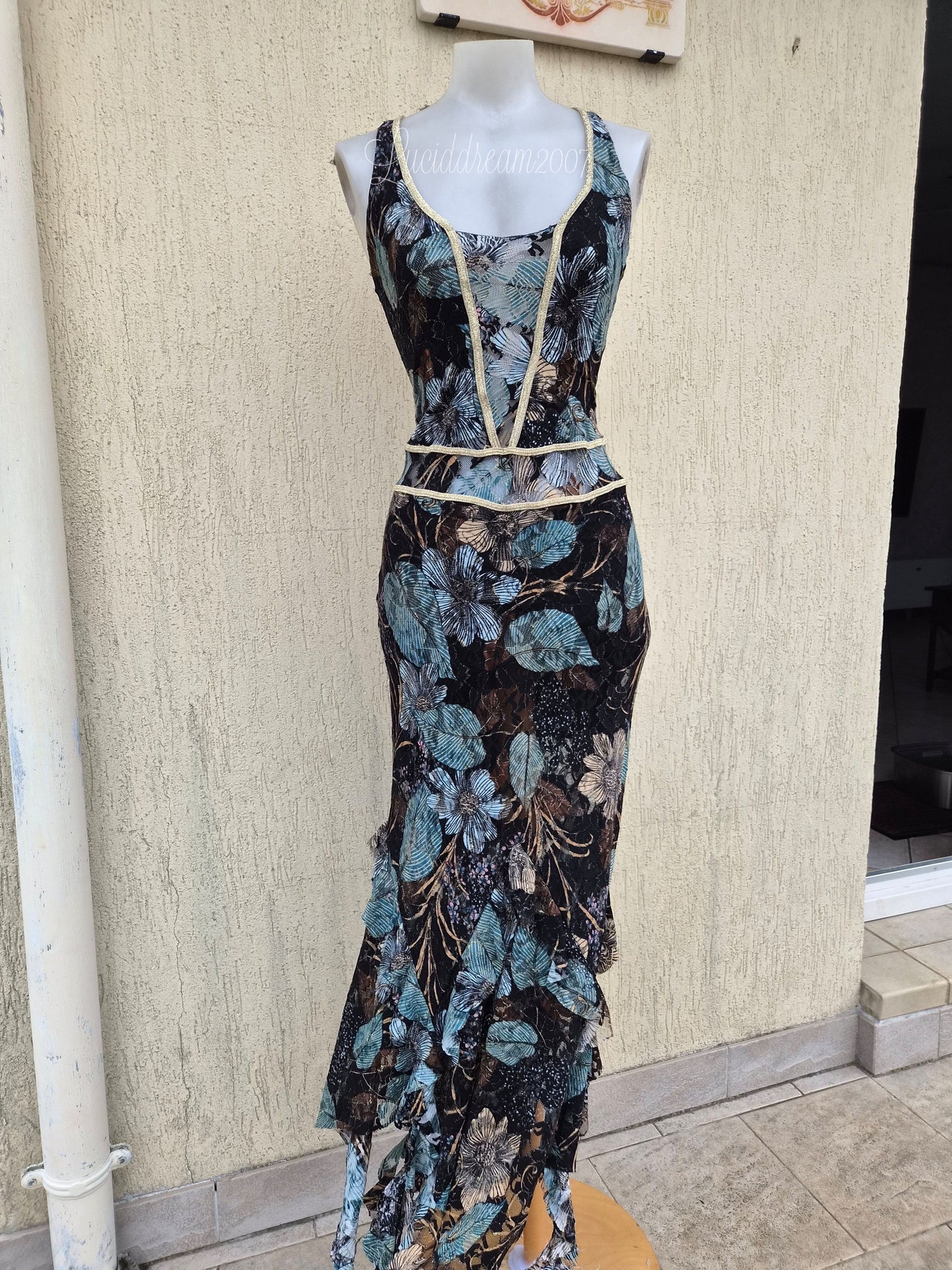 Robe en dentelle dos lacé