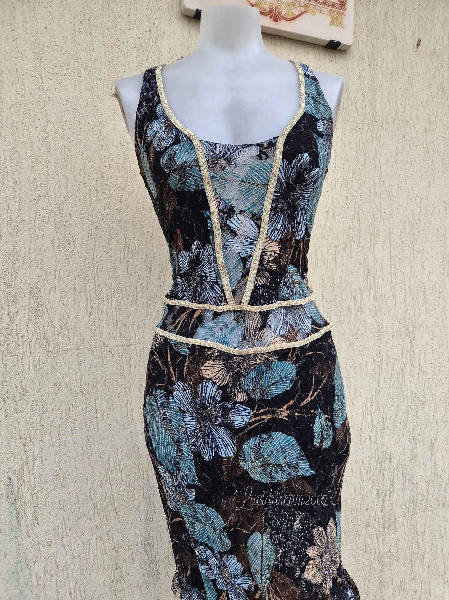 Robe en dentelle dos lacé