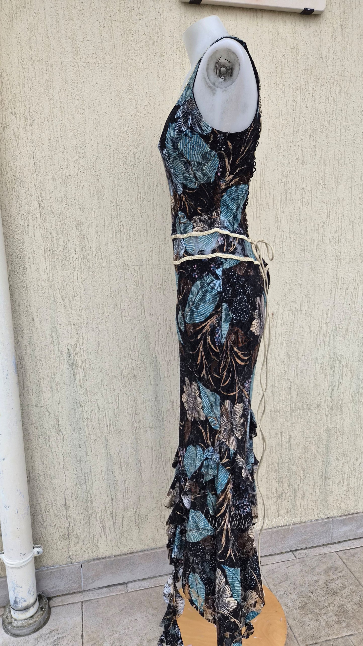 Robe en dentelle dos lacé