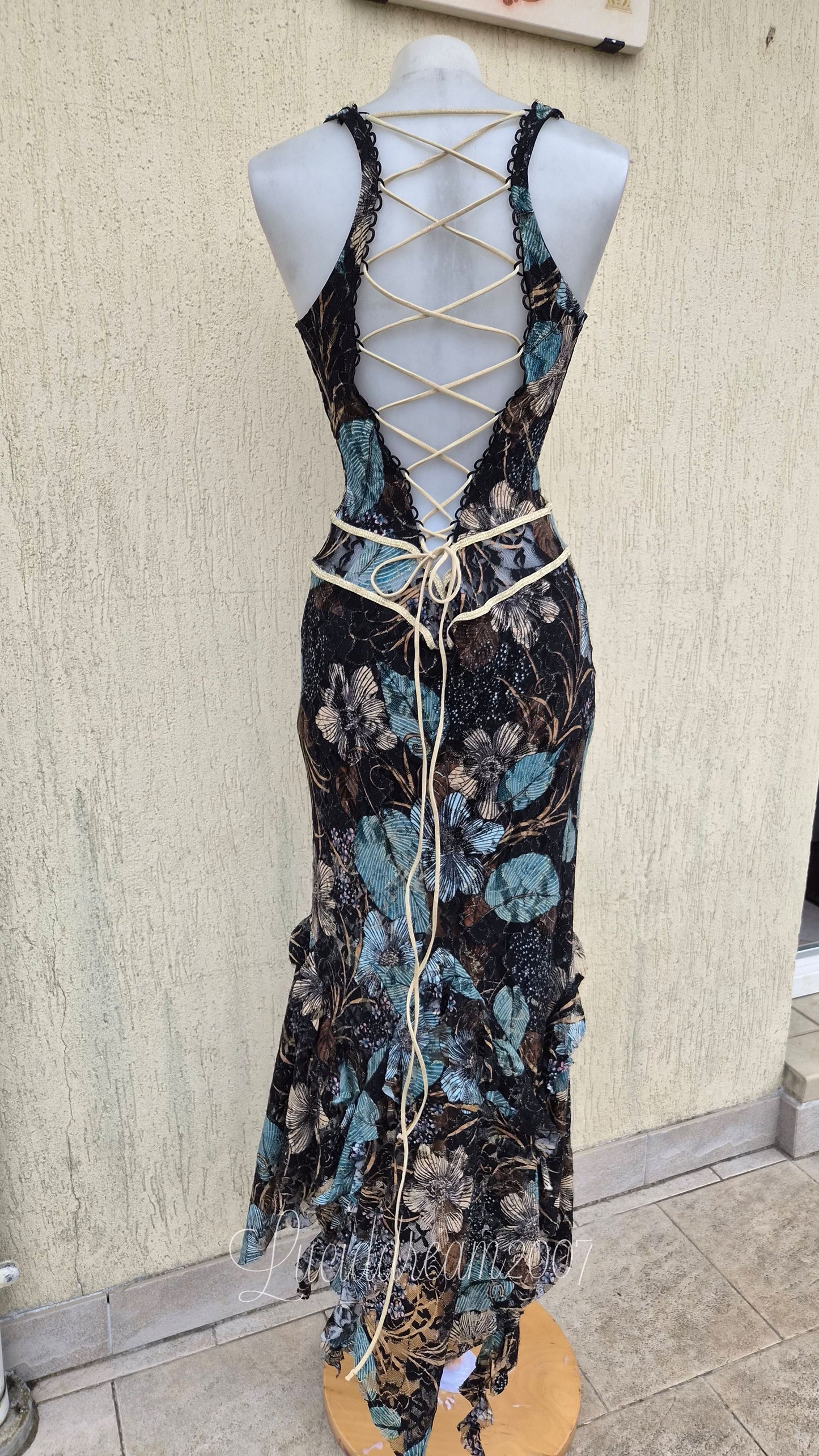 Robe en dentelle dos lacé
