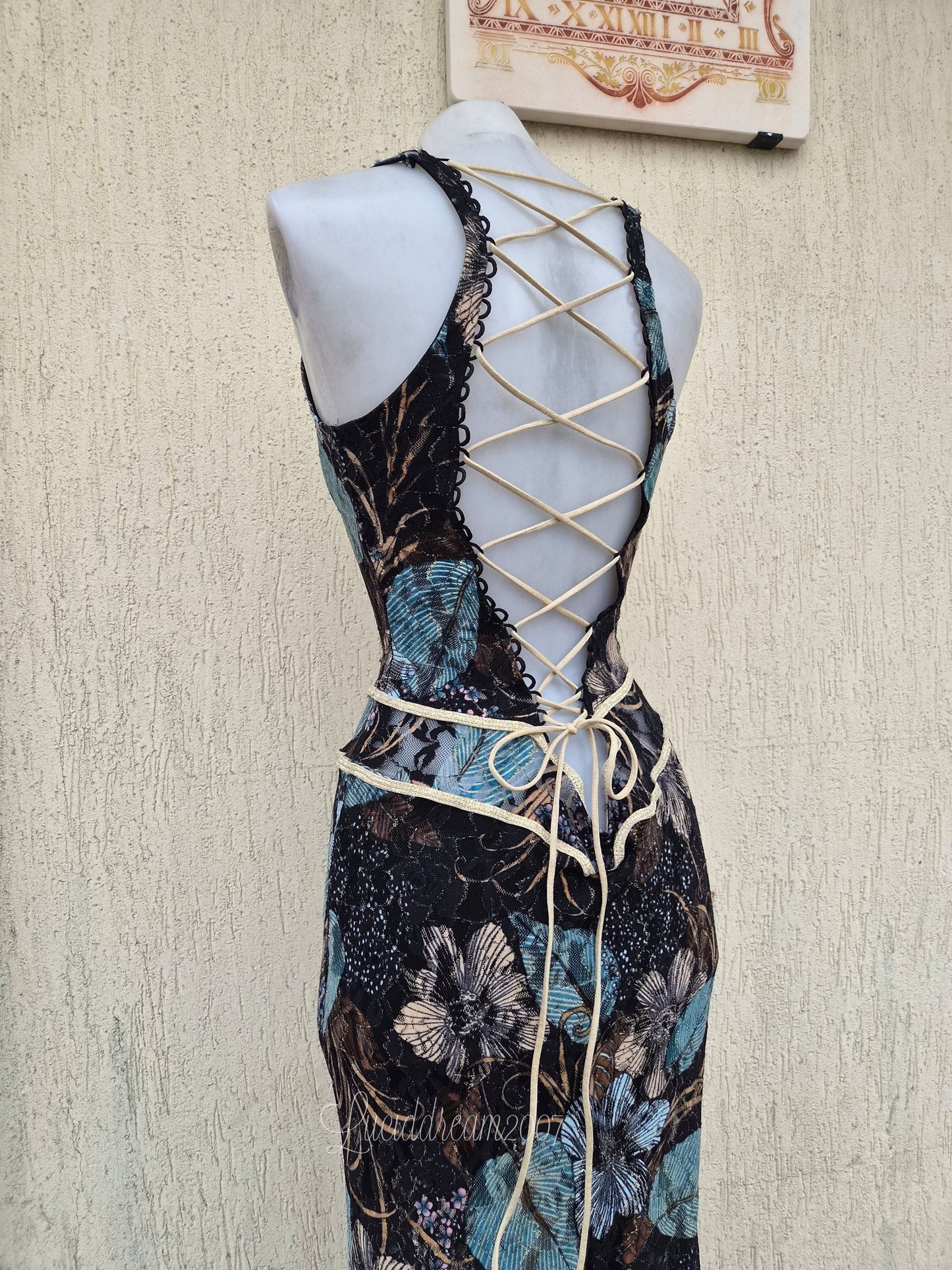 Robe en dentelle dos lacé