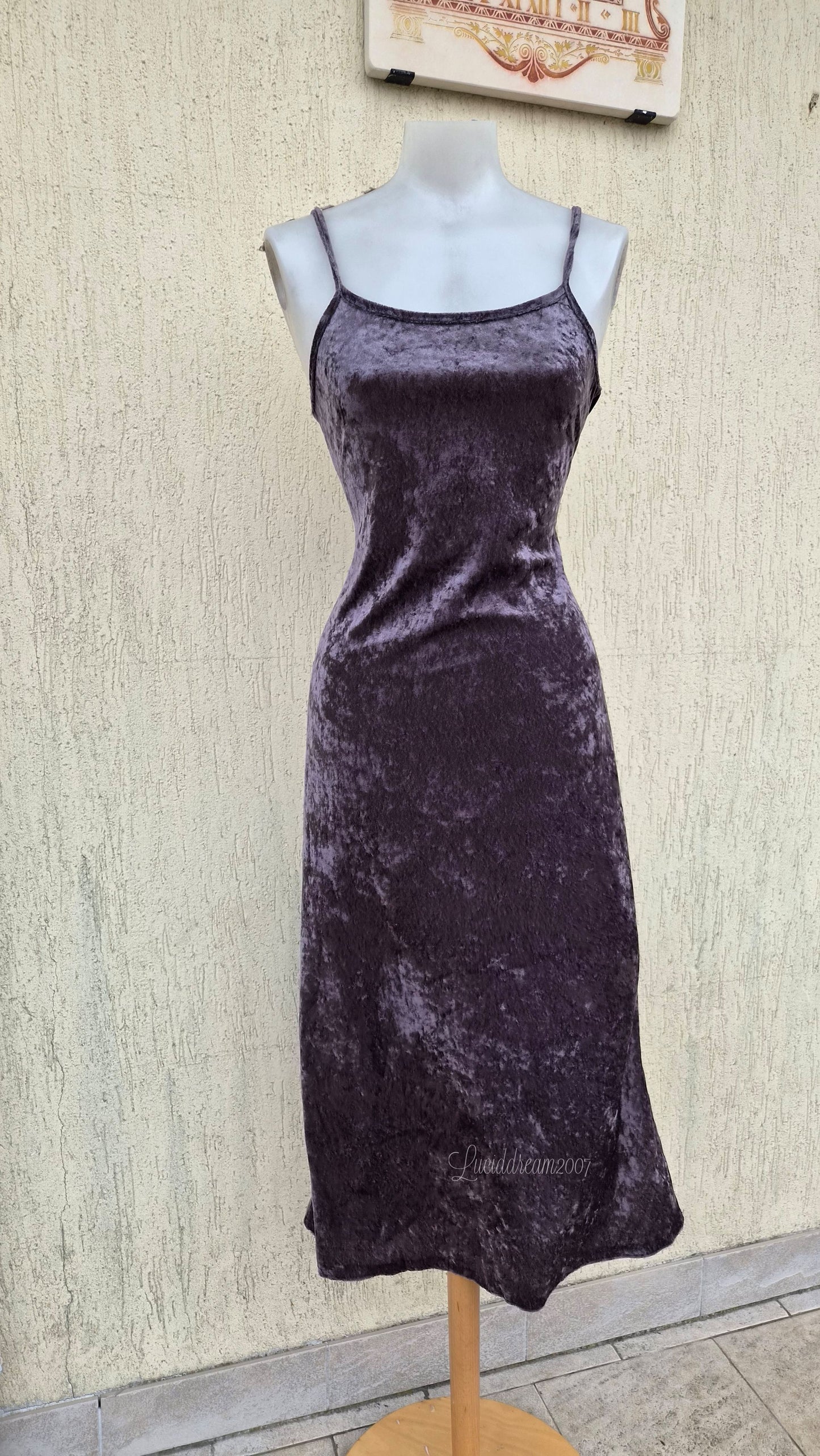 Robe en velours ras grise