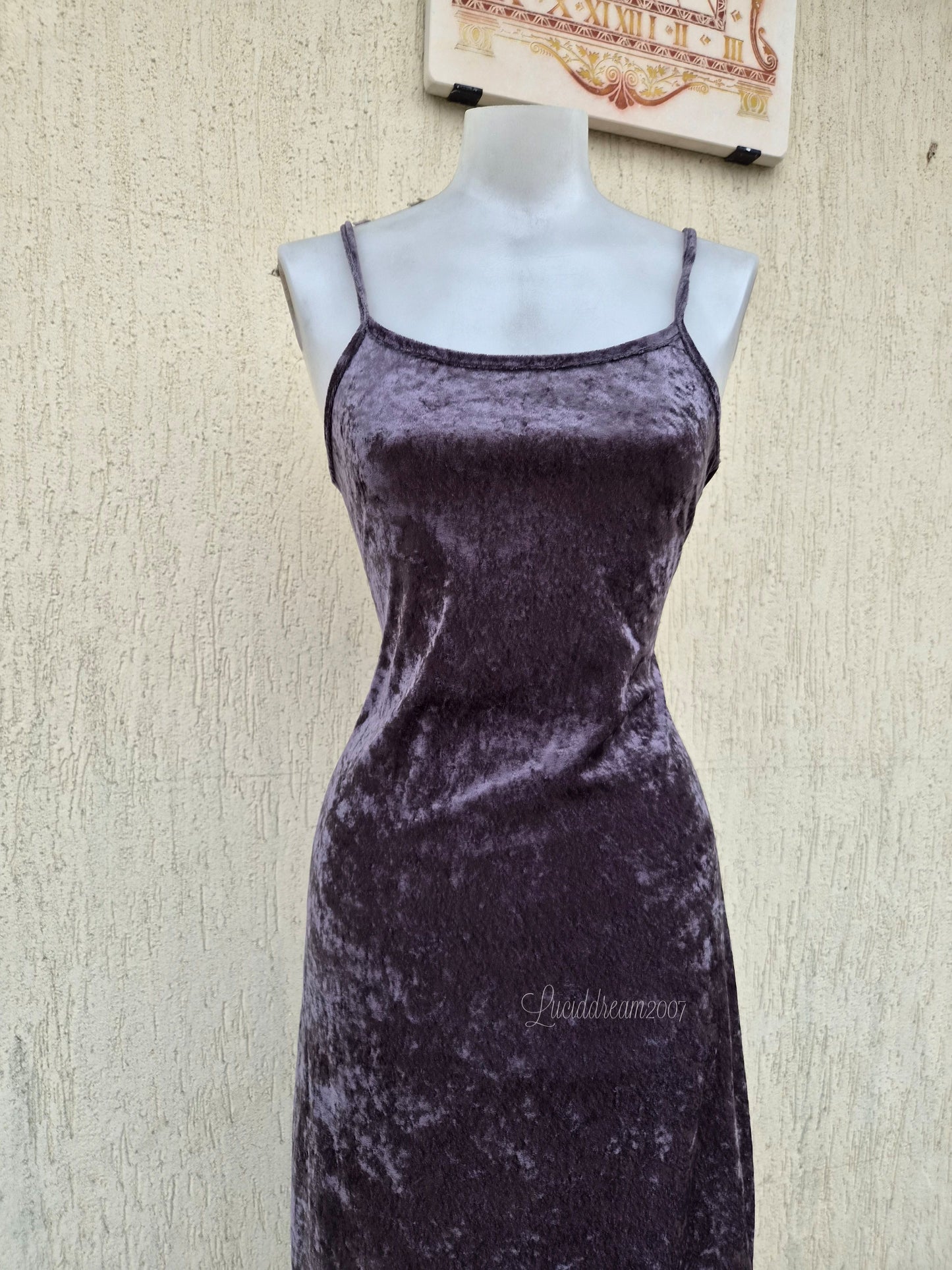 Robe en velours ras grise