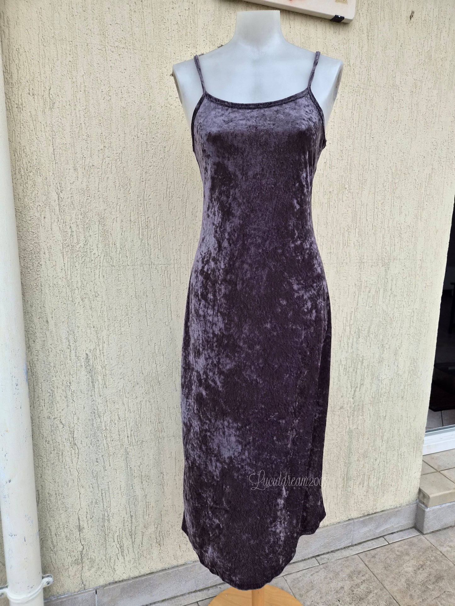 Robe en velours ras grise