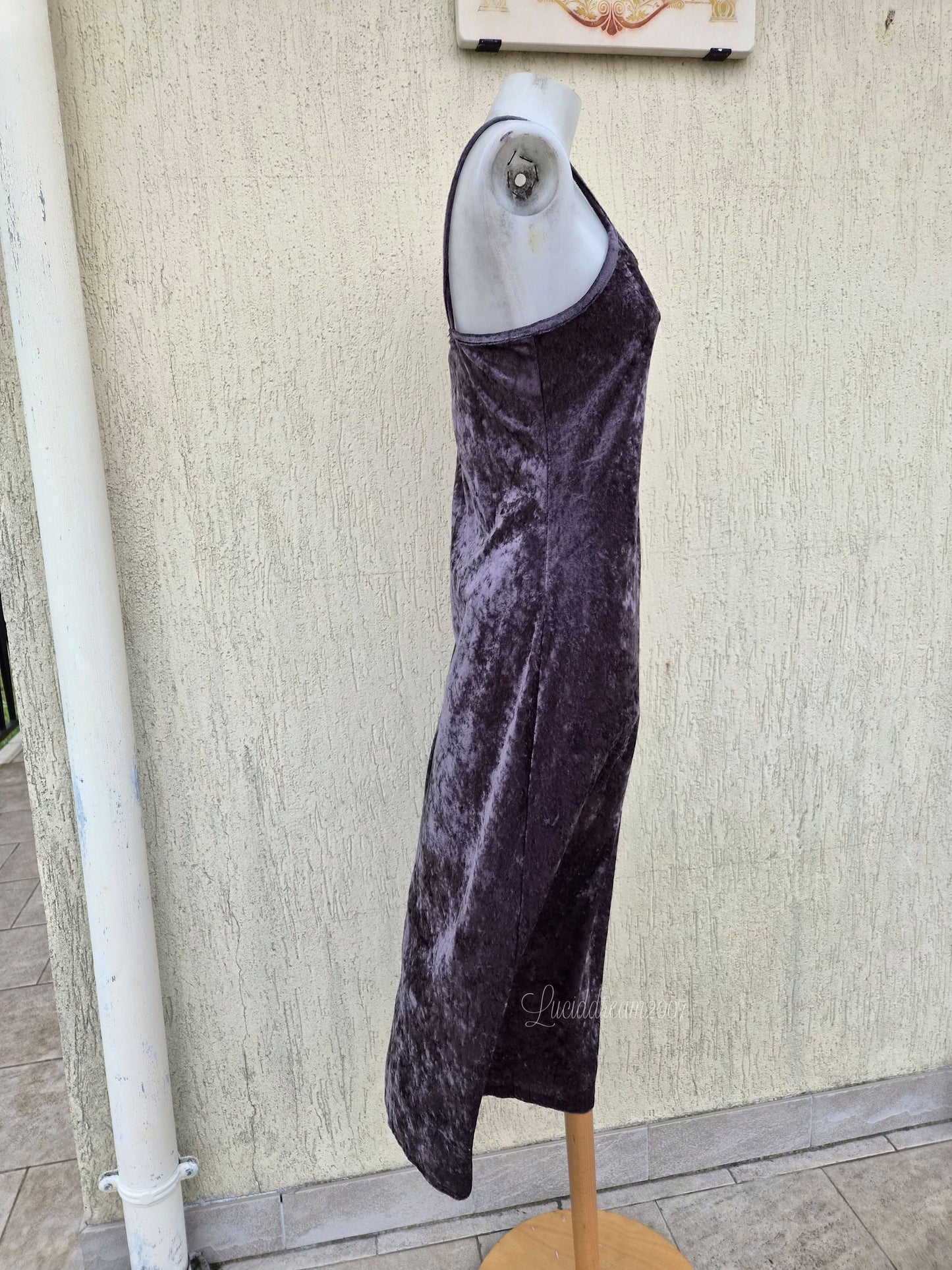 Robe en velours ras grise