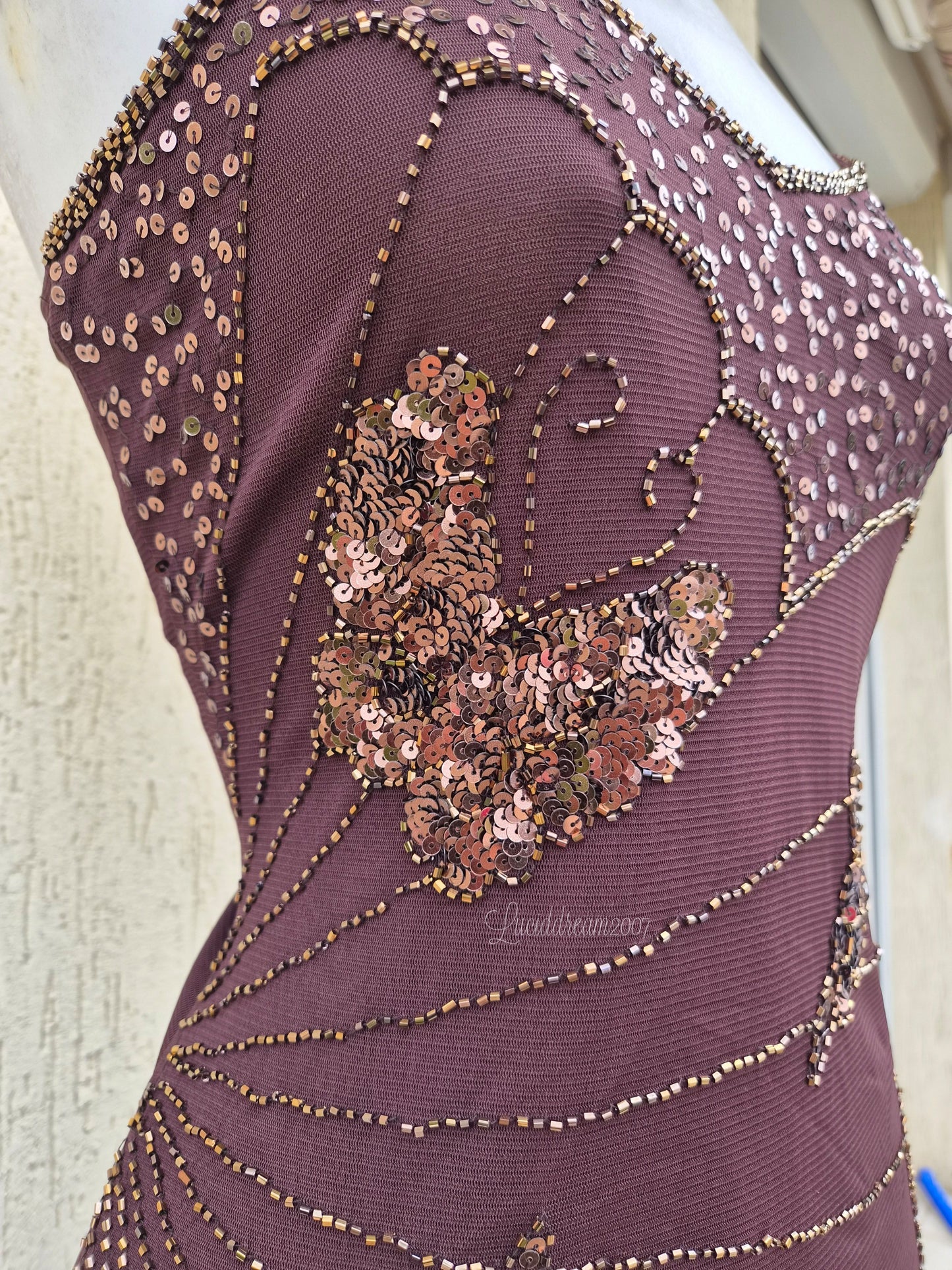 Robe en voile brodée marron