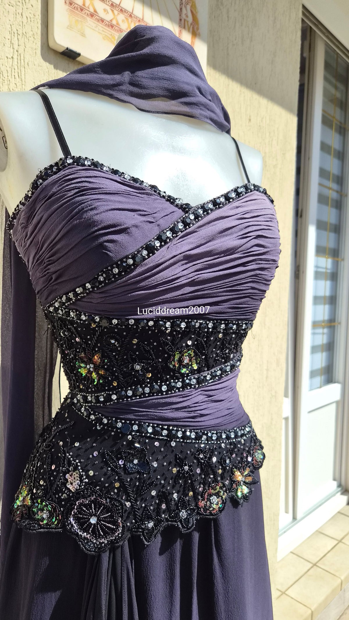 Robe dégradé de violets brodée