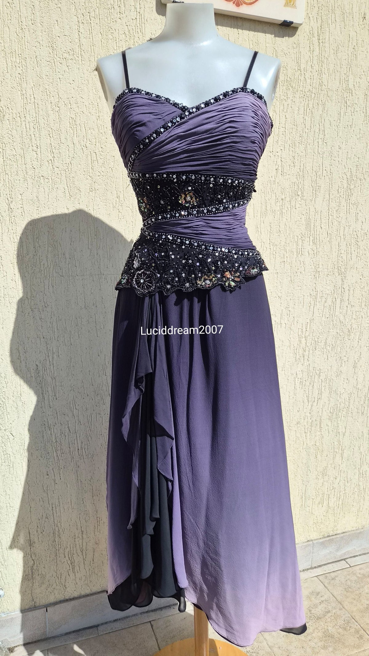 Robe dégradé de violets brodée