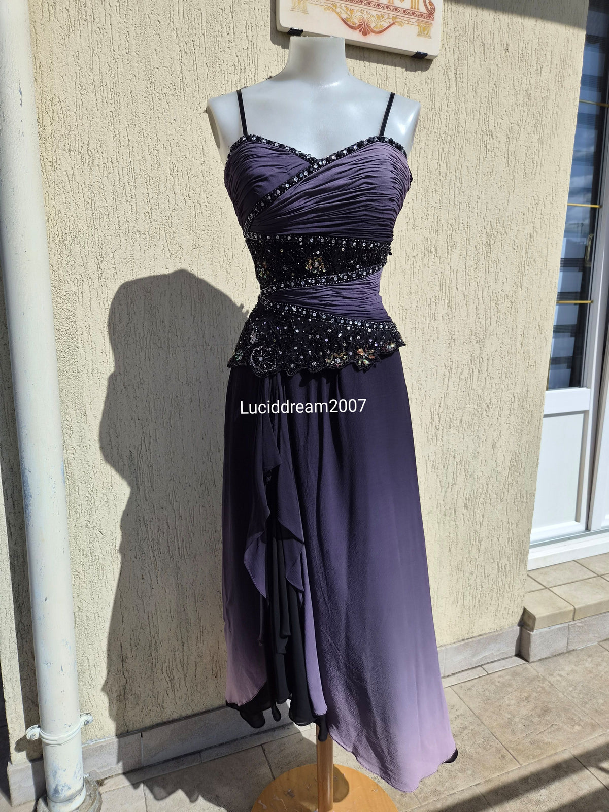 Robe dégradé de violets brodée