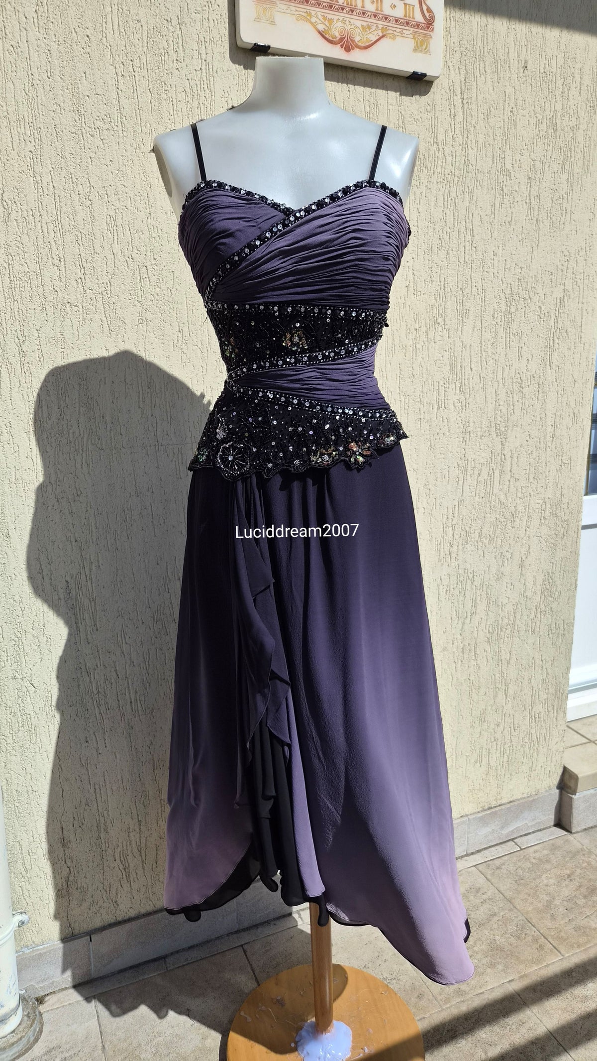Robe dégradé de violets brodée