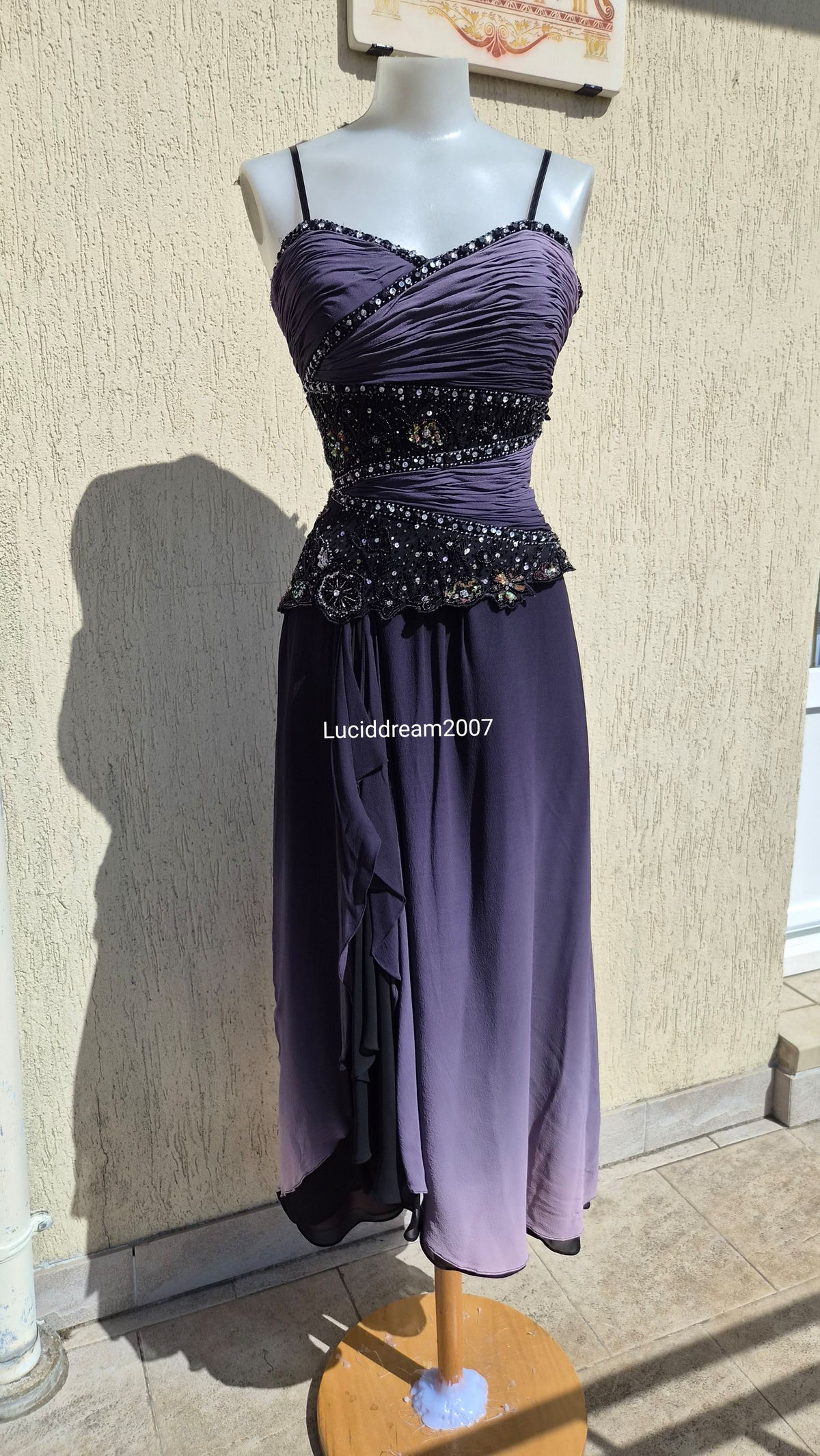 Robe dégradé de violets brodée