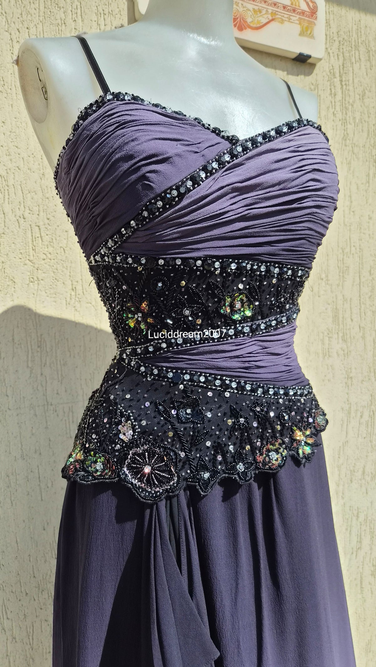 Robe dégradé de violets brodée