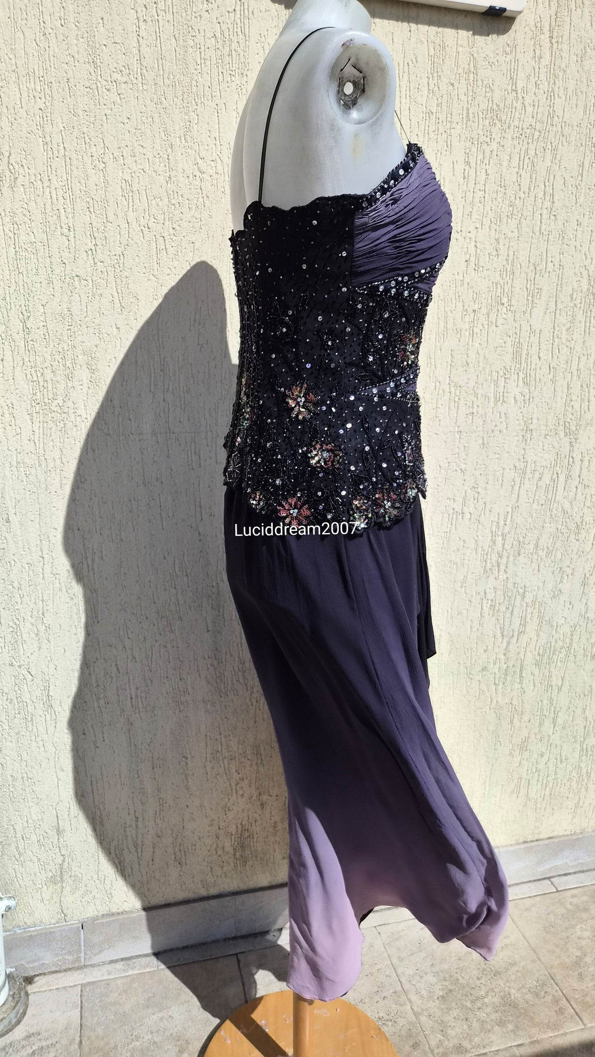Robe dégradé de violets brodée