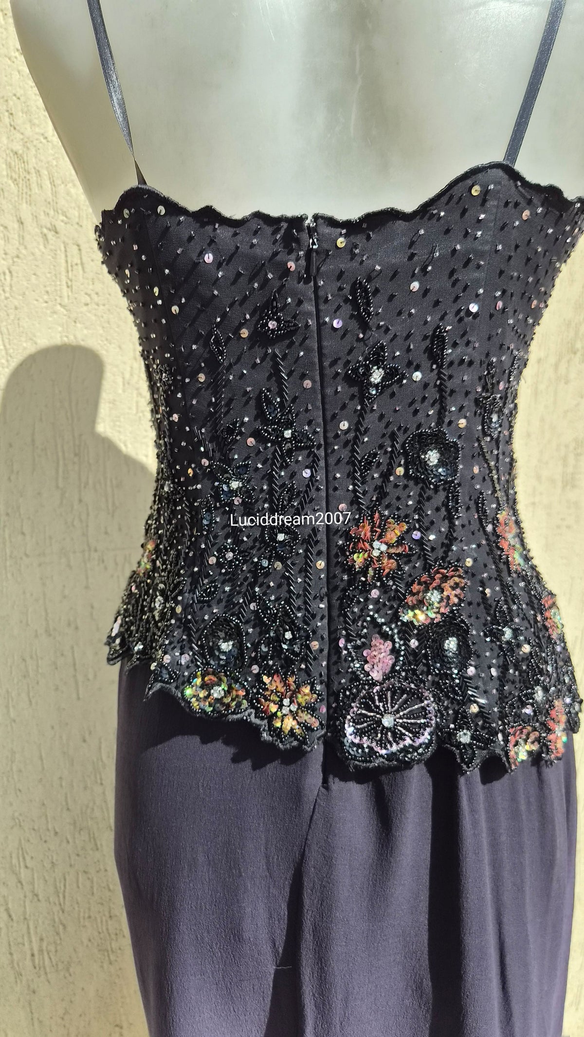 Robe dégradé de violets brodée