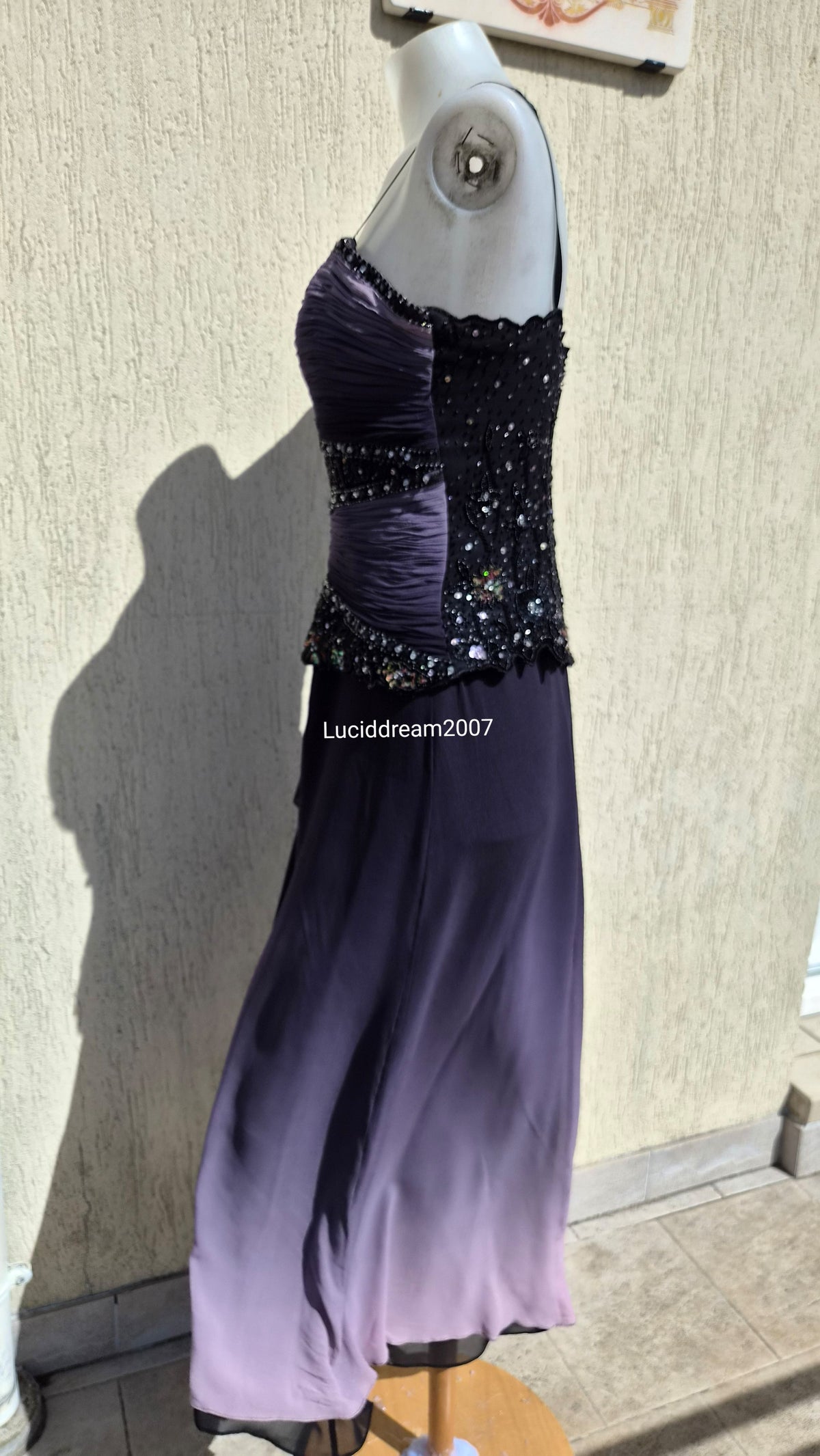 Robe dégradé de violets brodée