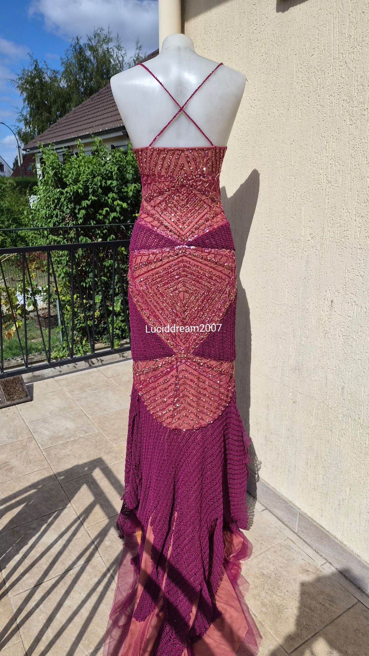 Robe avec crochet et broderies