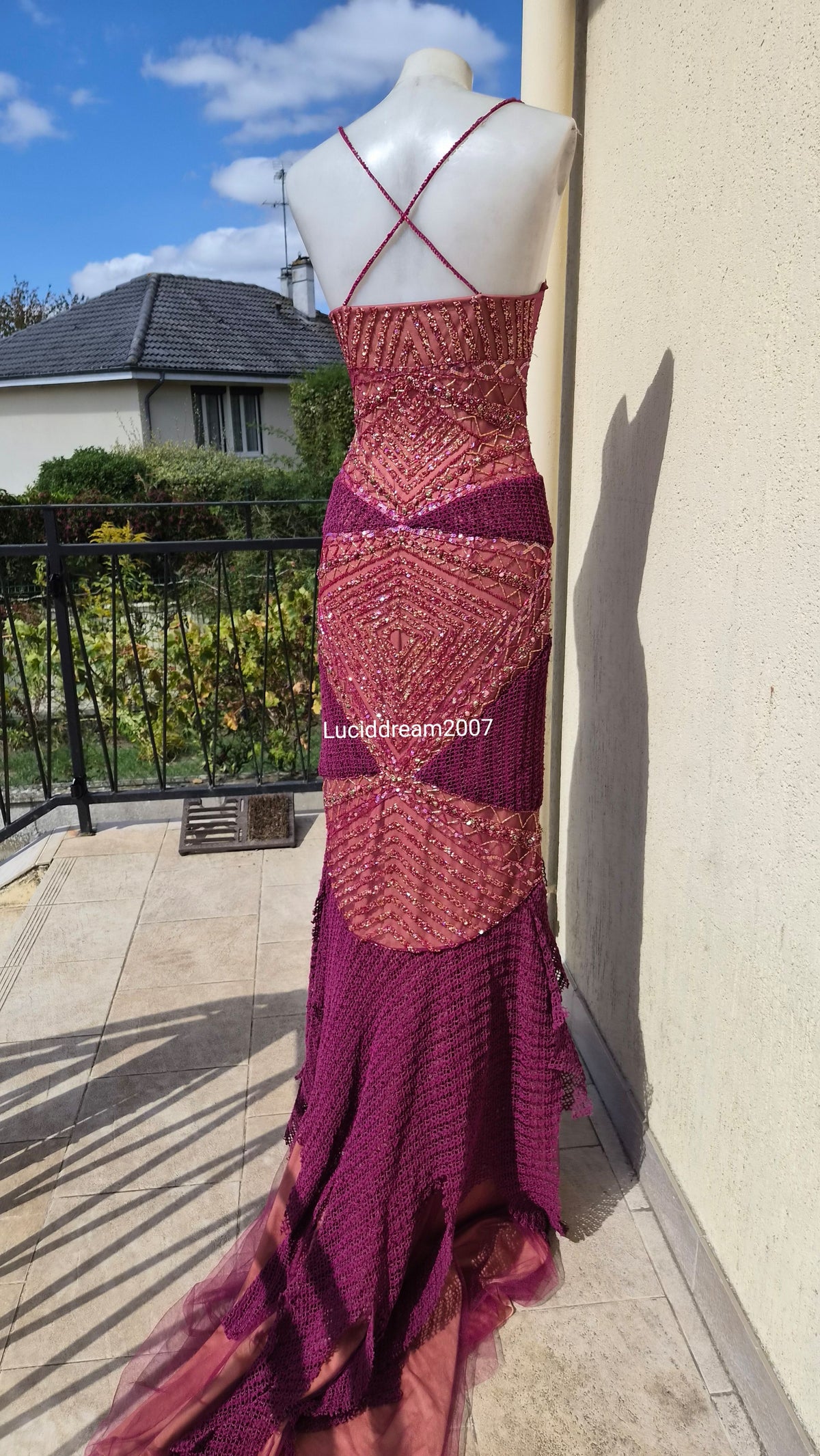 Robe avec crochet et broderies