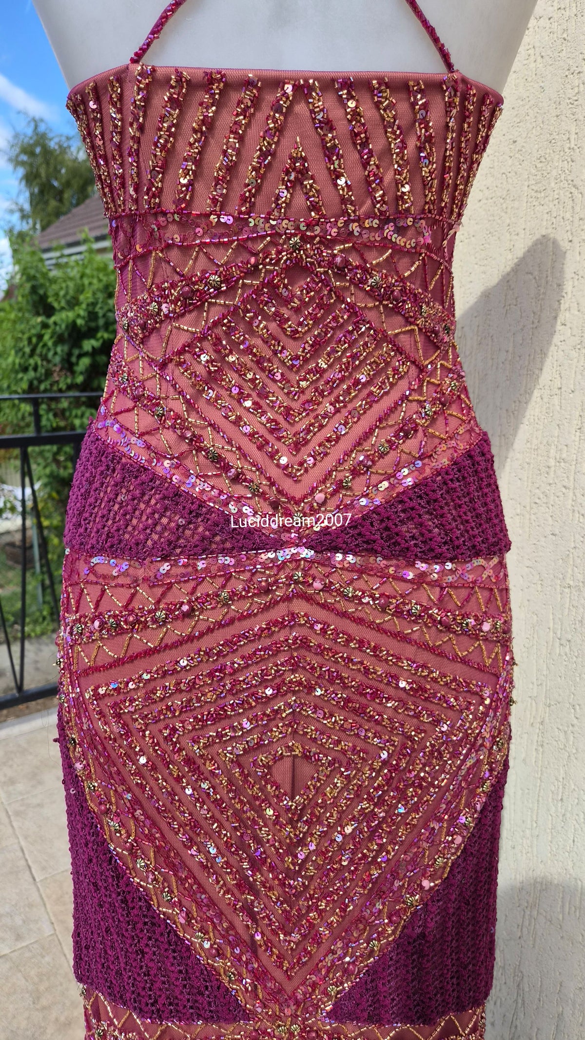 Robe avec crochet et broderies