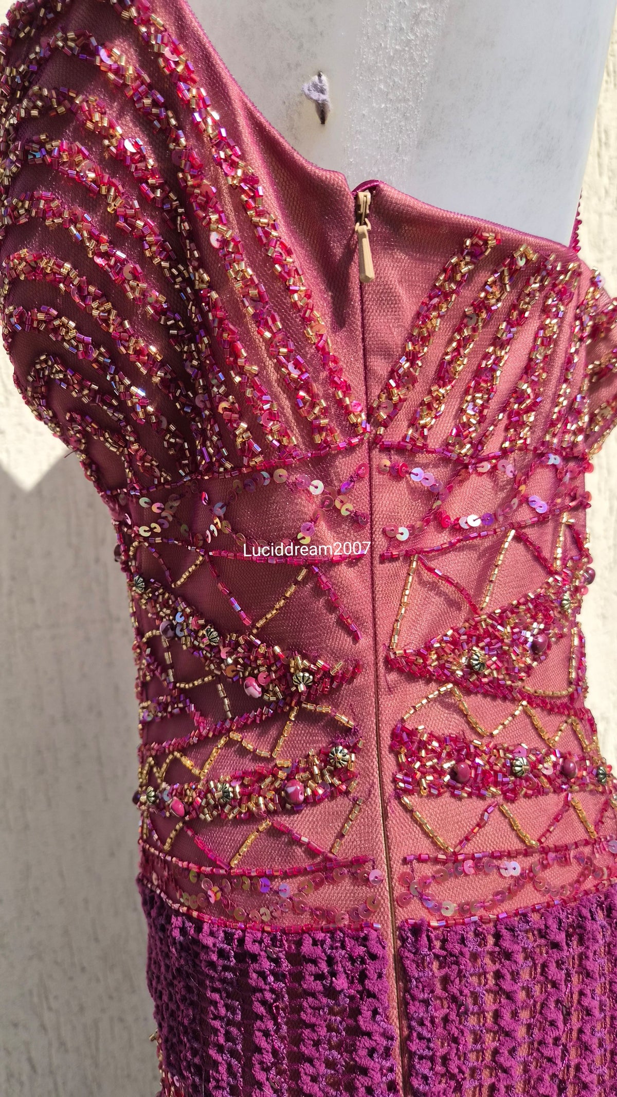 Robe avec crochet et broderies