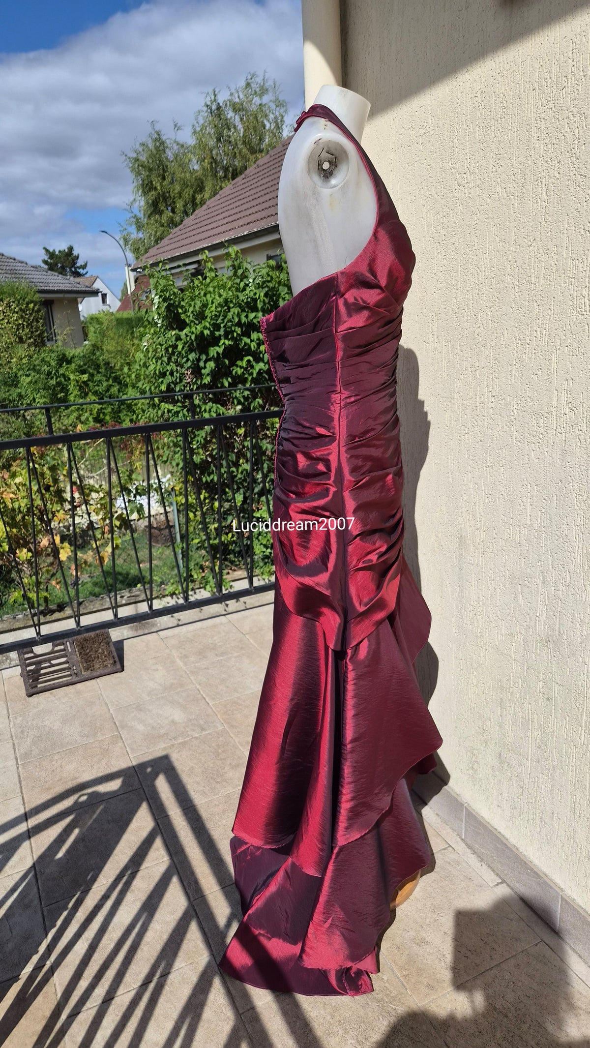 Burgundy taffeta backless dress