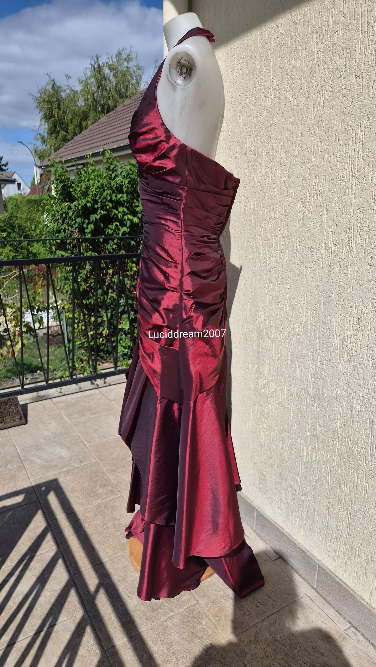 Burgundy taffeta backless dress