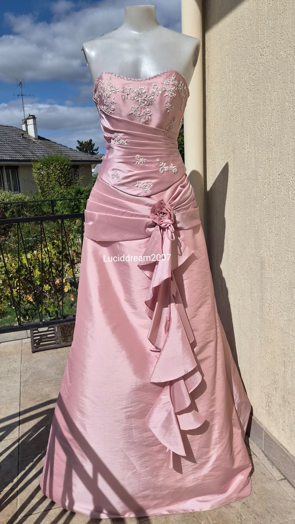 Robe en Taffetas rose avec sacoche