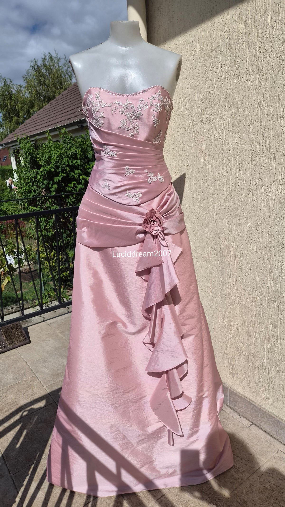 Robe en Taffetas rose avec sacoche