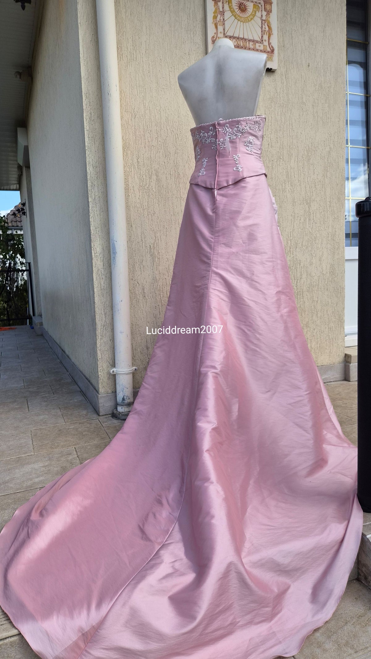 Robe en Taffetas rose avec sacoche