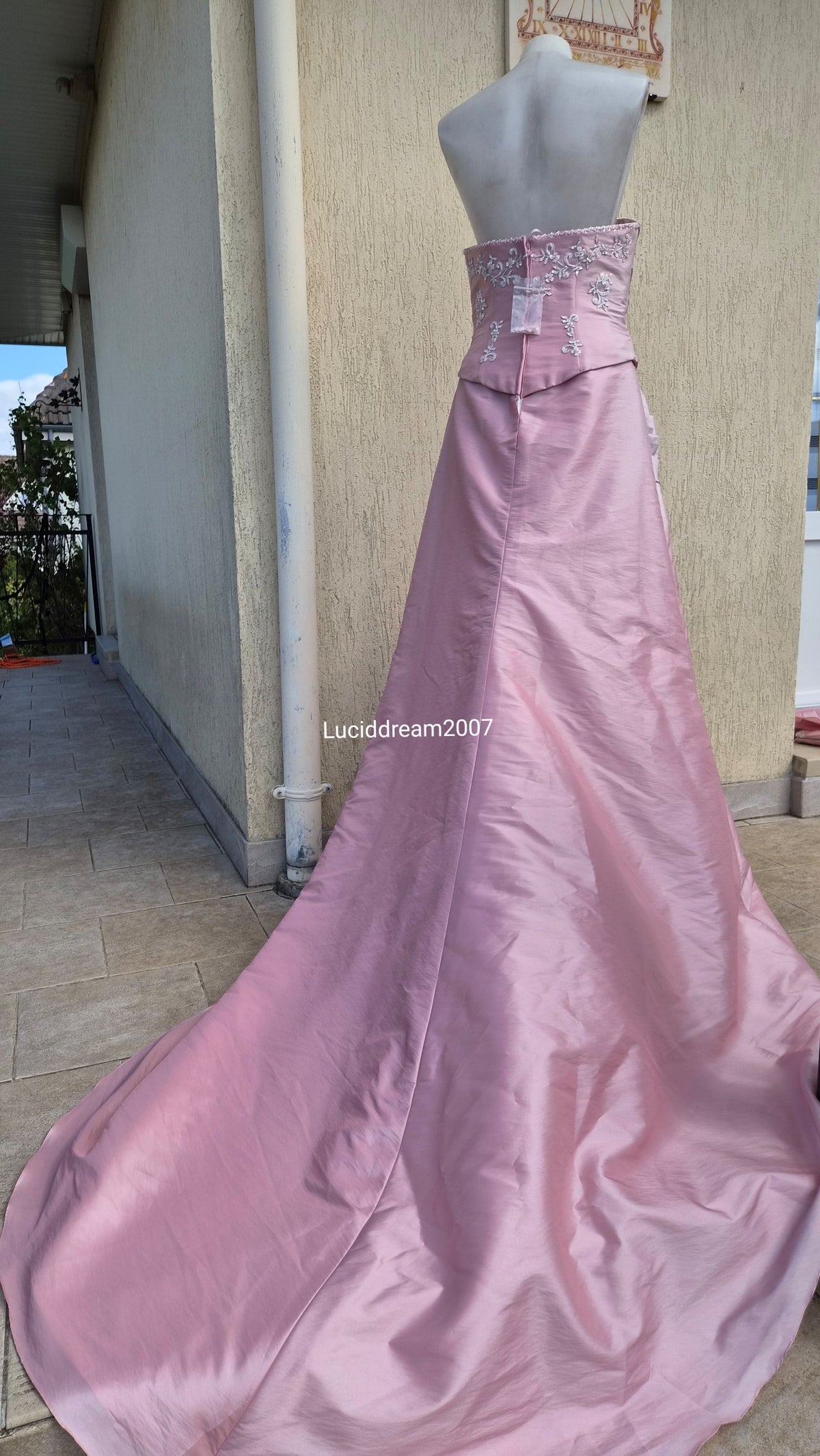 Robe en Taffetas rose avec sacoche