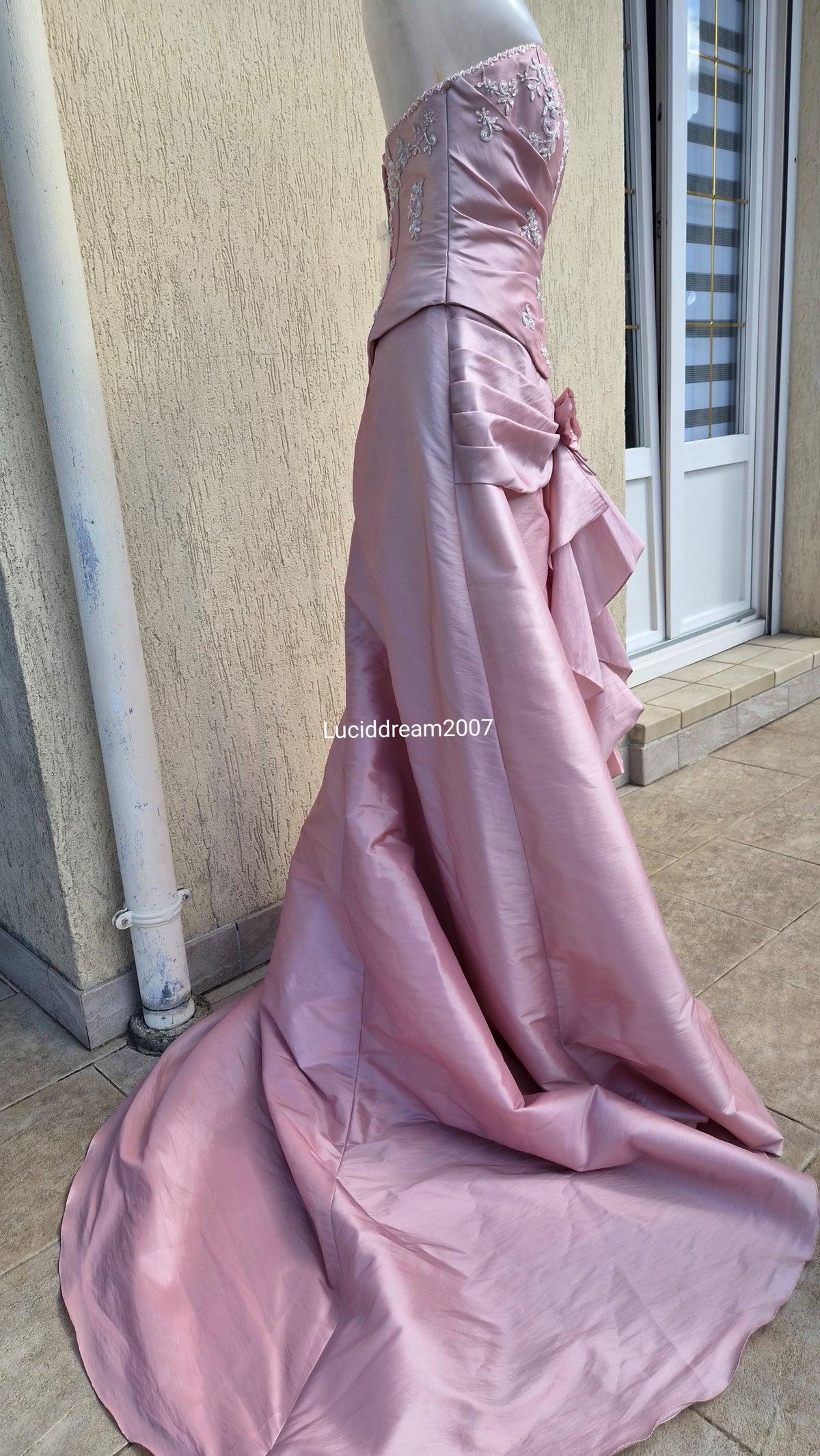 Robe en Taffetas rose avec sacoche