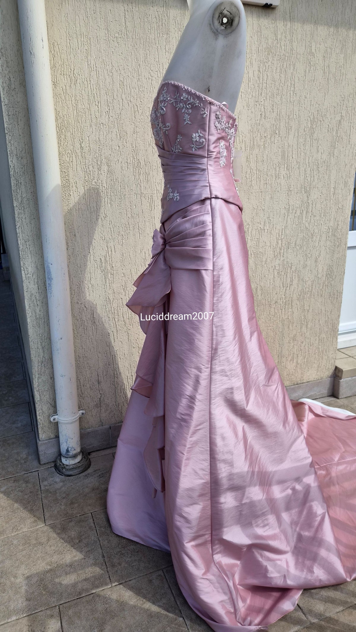 Robe en Taffetas rose avec sacoche