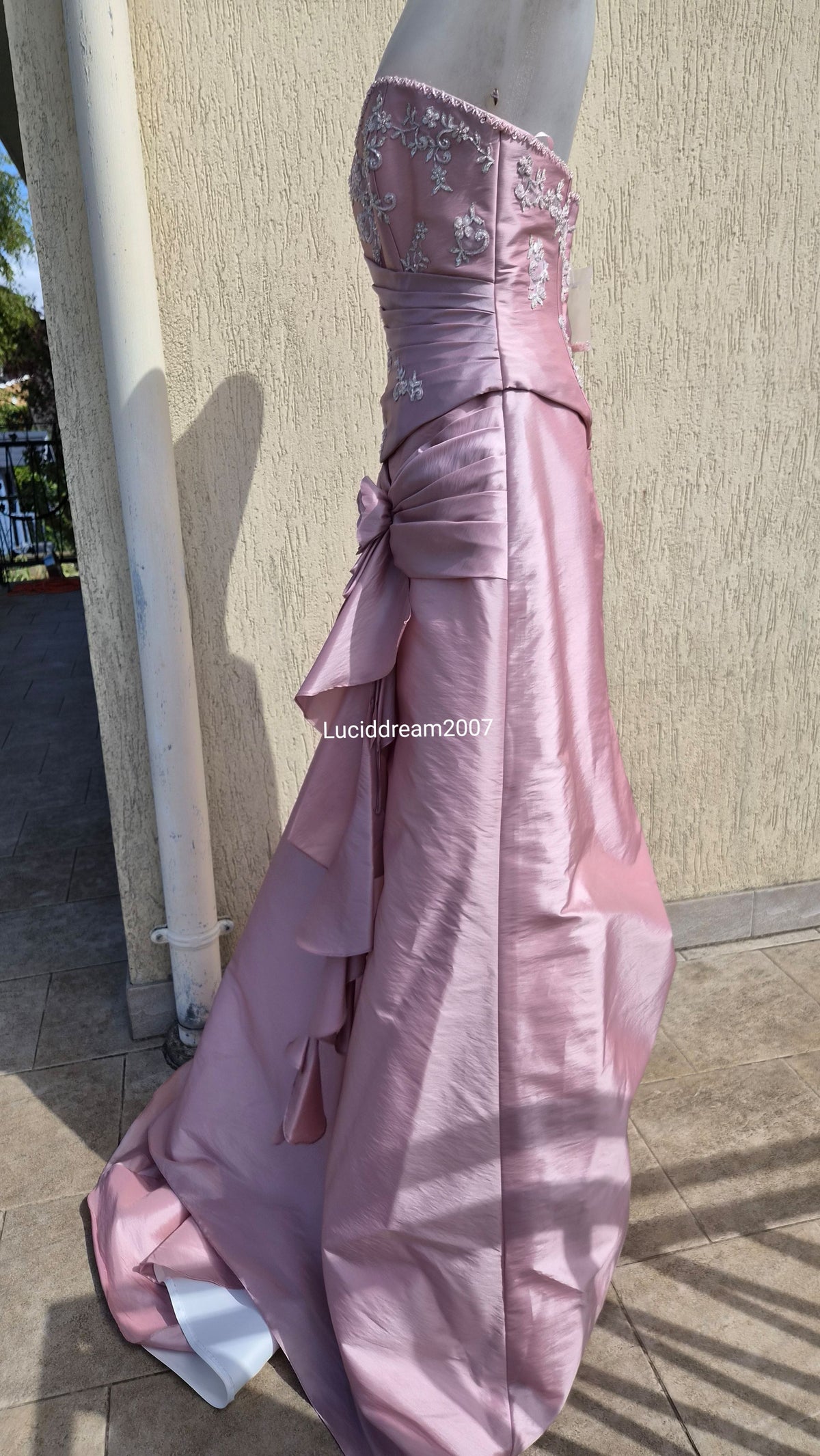 Robe en Taffetas rose avec sacoche