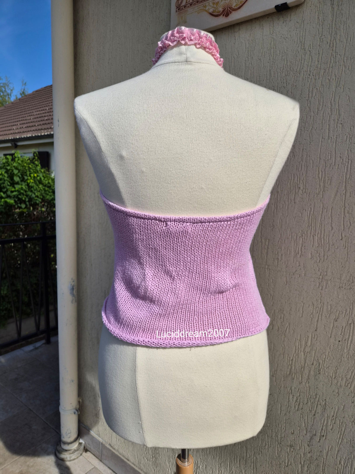 Haut rose crochet, dentelle et laçage